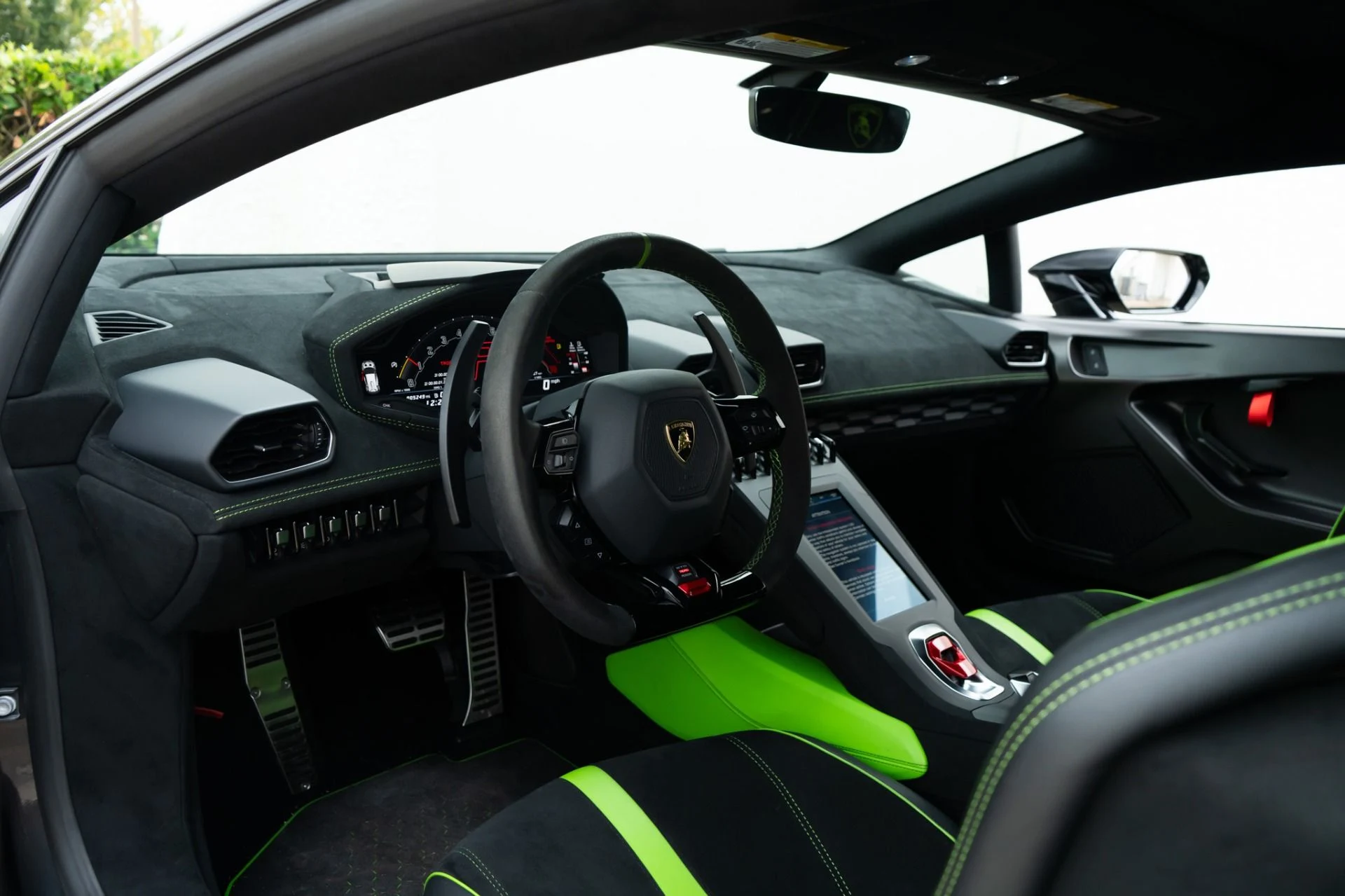 mph004_557558394_Used_2021_Lamborghini_Huracan_STO_1791840697_23f174e43f