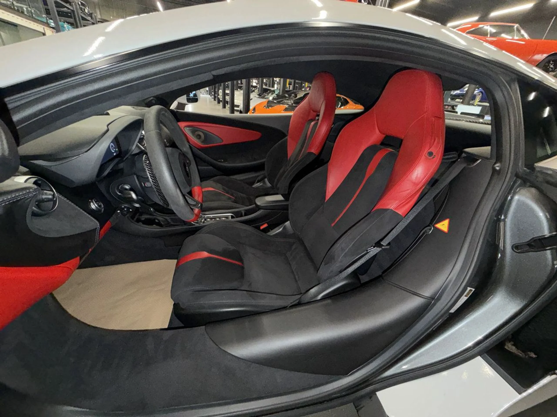 mph004_560410053_mclaren_570s_2017_77006fac70