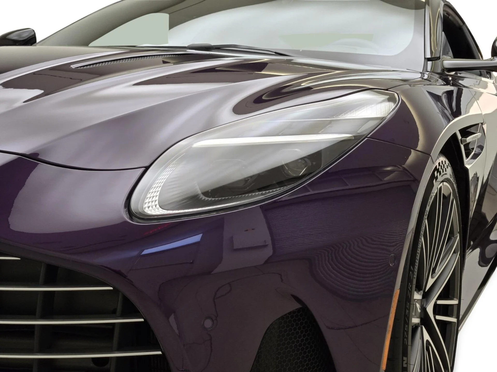 mph004_597897845_Used_2025_Aston_Martin_DB_12_1752731134_10277c34dd