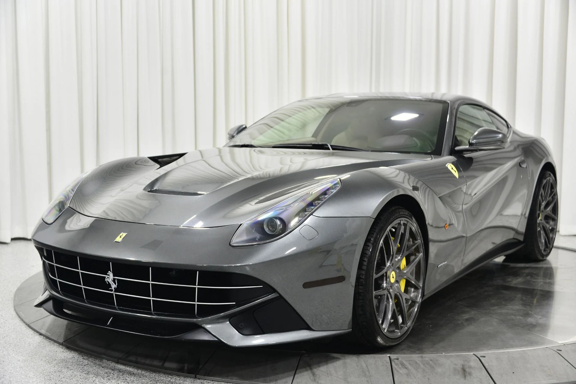 mph004_598233546_Used_2015_Ferrari_F12berlinetta_1756410303_1fdace6eef