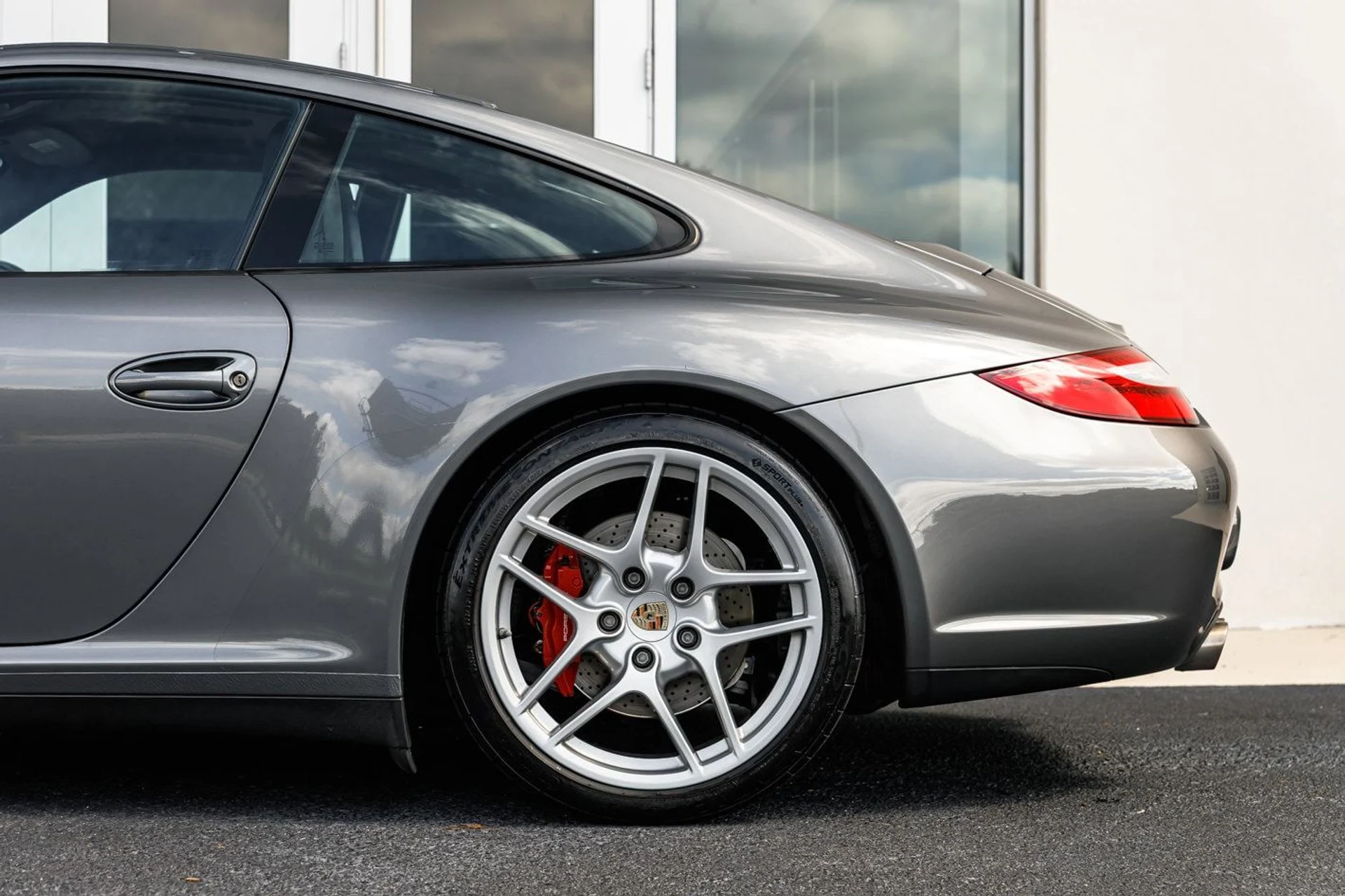 mph004_608326209_ef506b27478350bc20fb22f3d5baae77x_f06b8f1a27