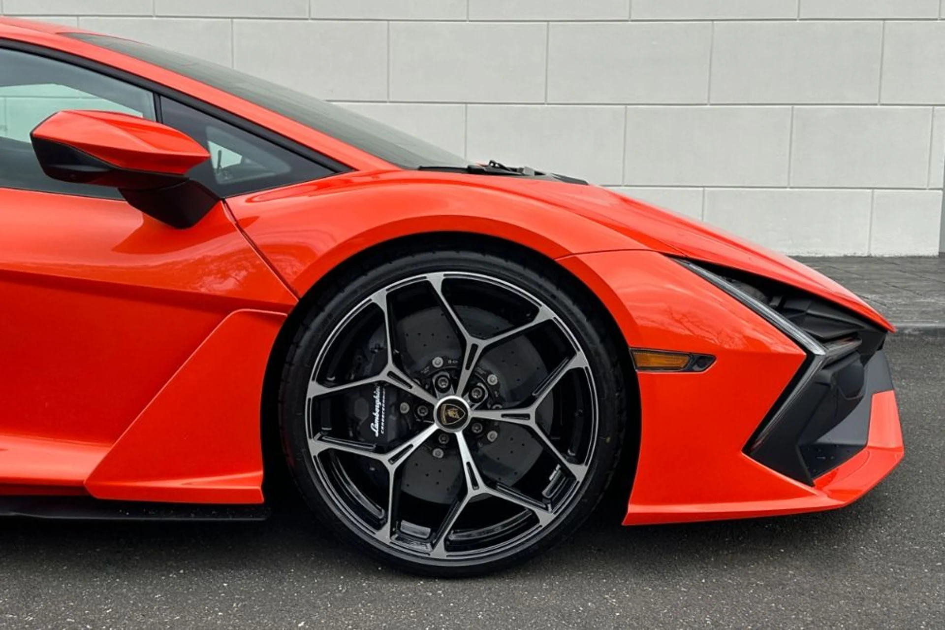 mph004_609261442_New_2026_Lamborghini_Revuelto_1777983135_e2d5e39c42