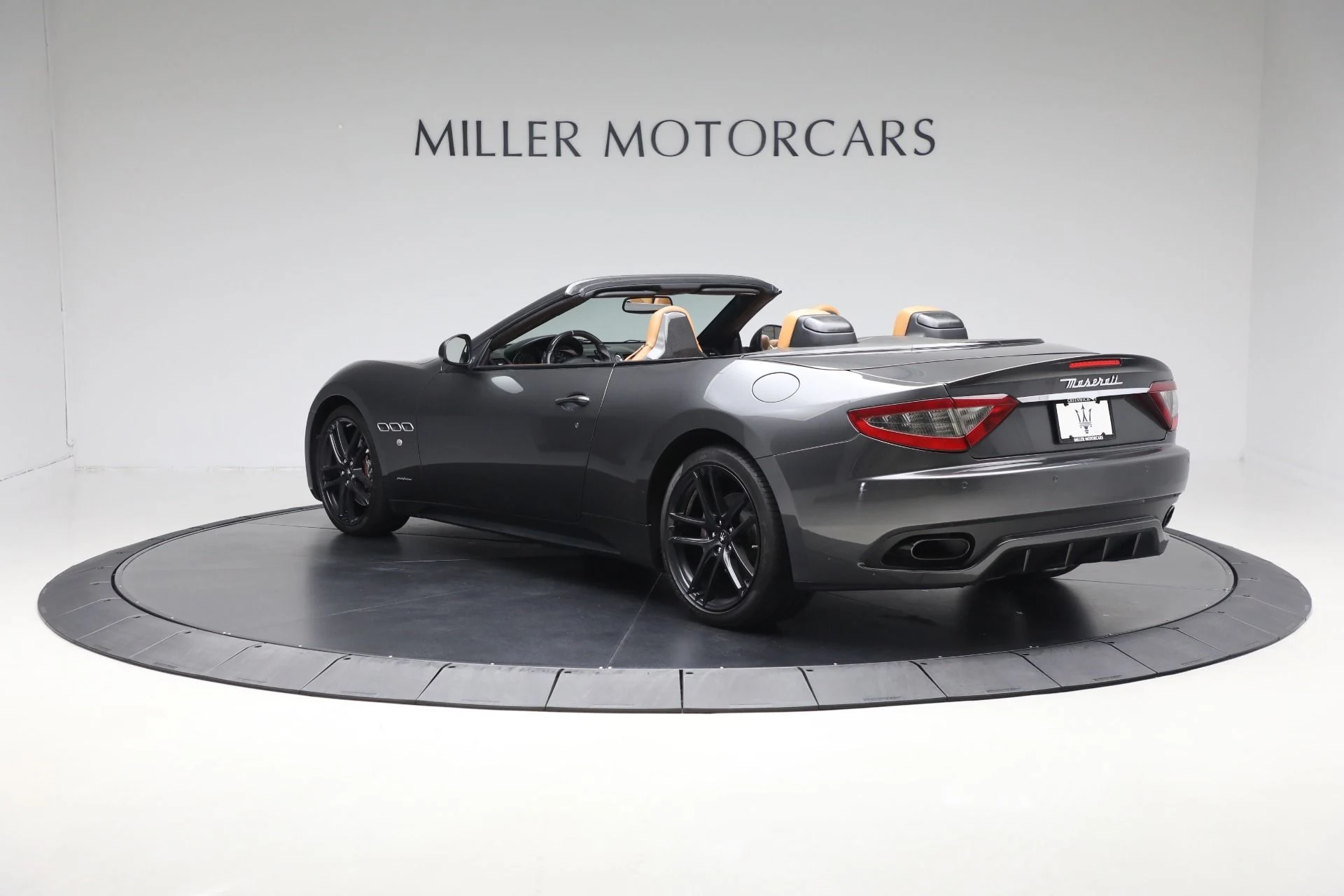 mph004_623066887_Used_2015_Maserati_Gran_Turismo_e61c3fe321