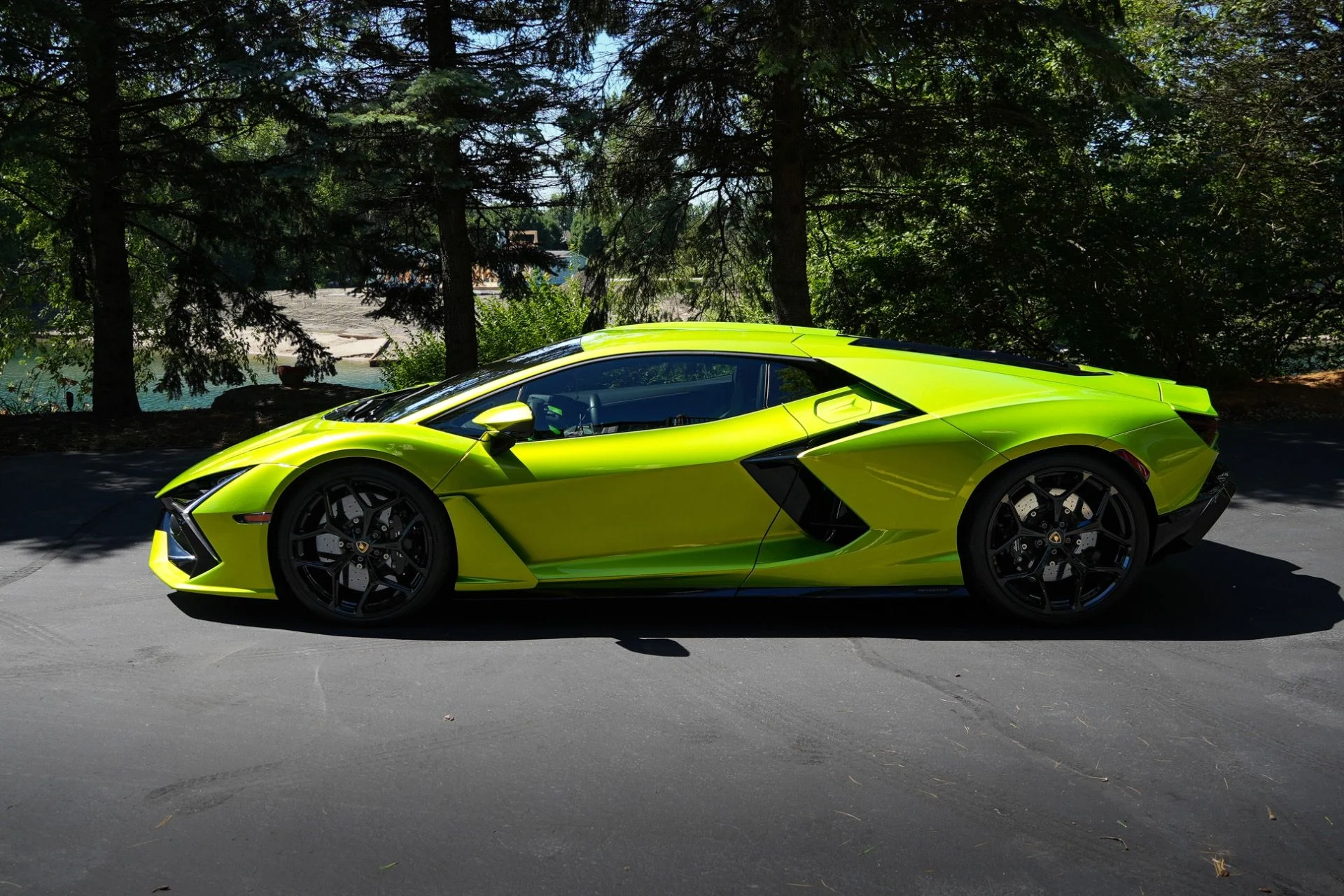 mph004_624883564_Used_2025_Lamborghini_Revuelto_1781291405_6d14d94ef6