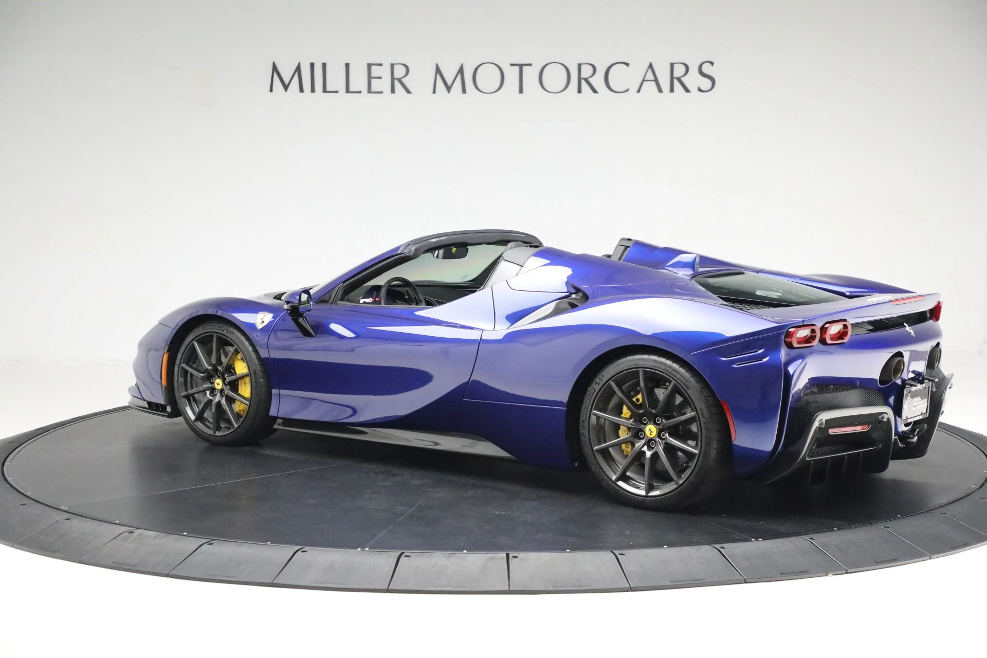 mph004_633626553_Used_2022_Ferrari_SF_90_Spider_c6f05fe6c9