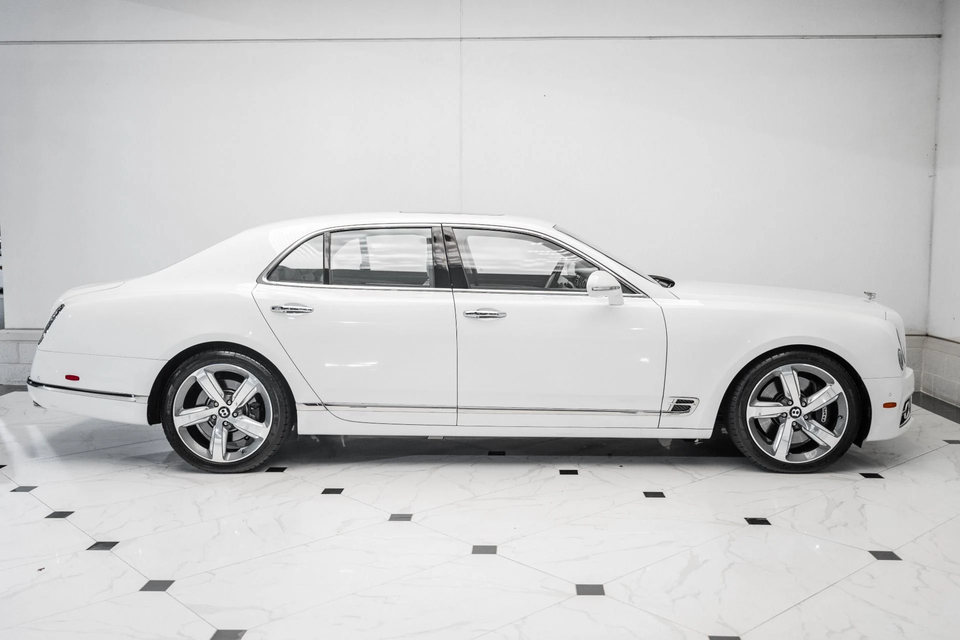 mph004_636101001_Used_2017_Bentley_Mulsanne_Speed_1758377888_4fda6b7bcf