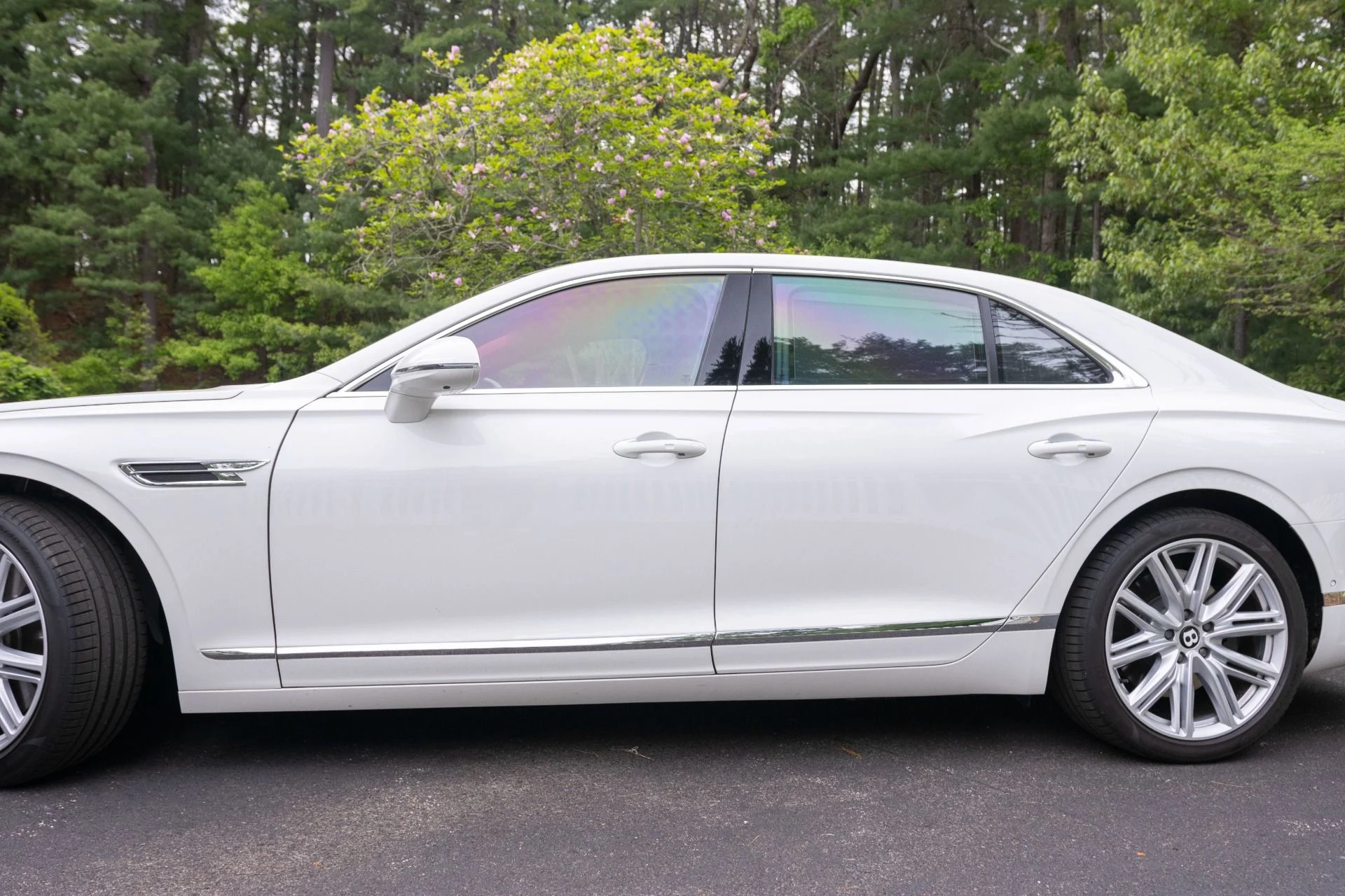 mph004_638275836_Used_2024_Bentley_Flying_Spur_V8_1779398452_d107deb219