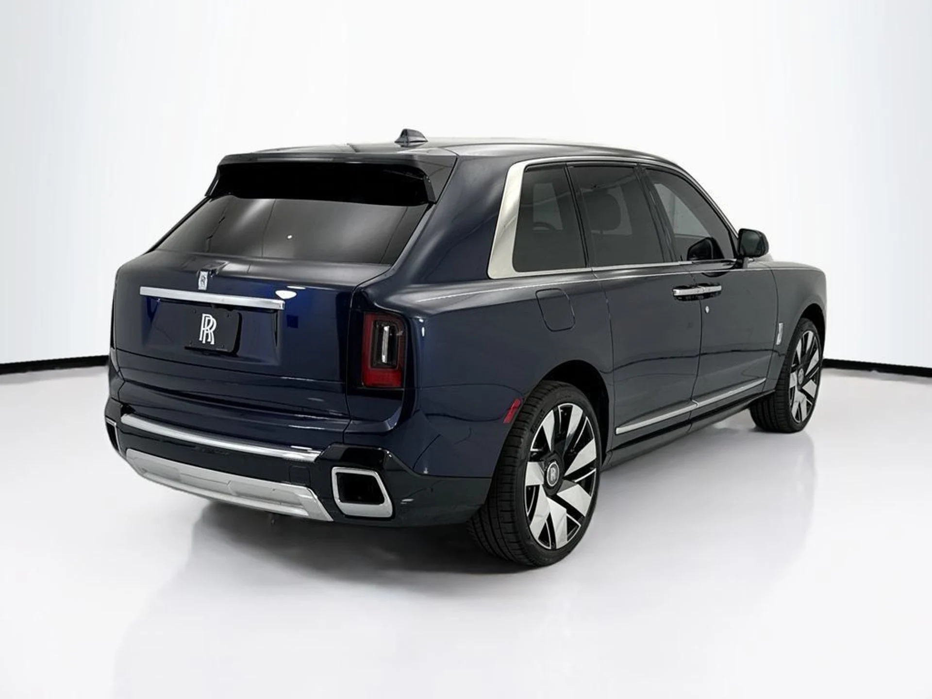 mph004_641930198_used_2026_rolls_royce_cullinan_sportutility_8119_23009484_5_1024_3e2b32f64e