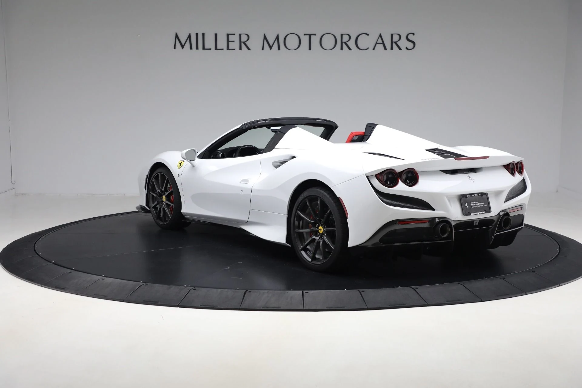 mph004_646794028_Used_2023_Ferrari_F8_Spider_68ba609eeb
