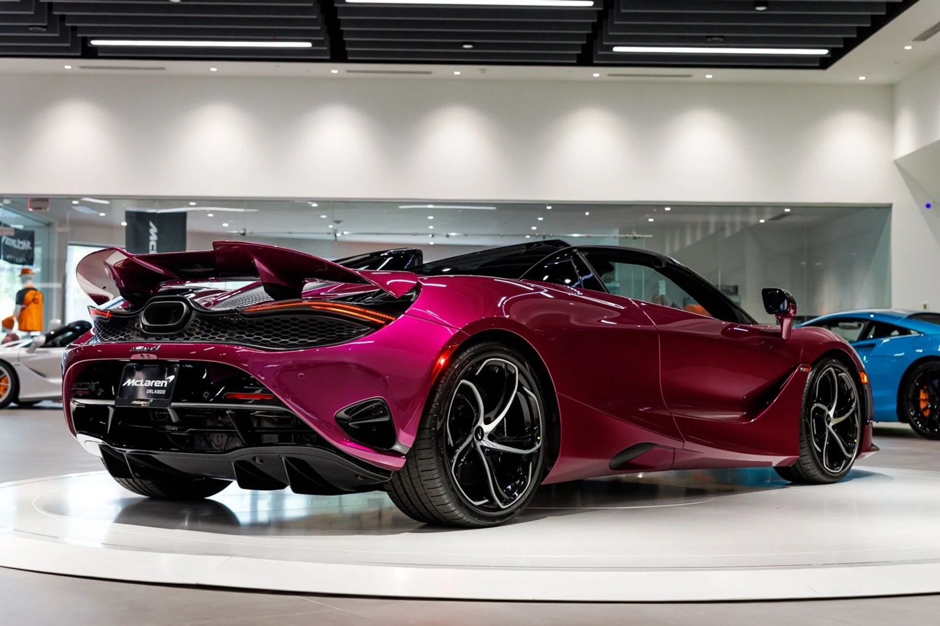 mph004_648982815_630_p5_l_44e6a93cef