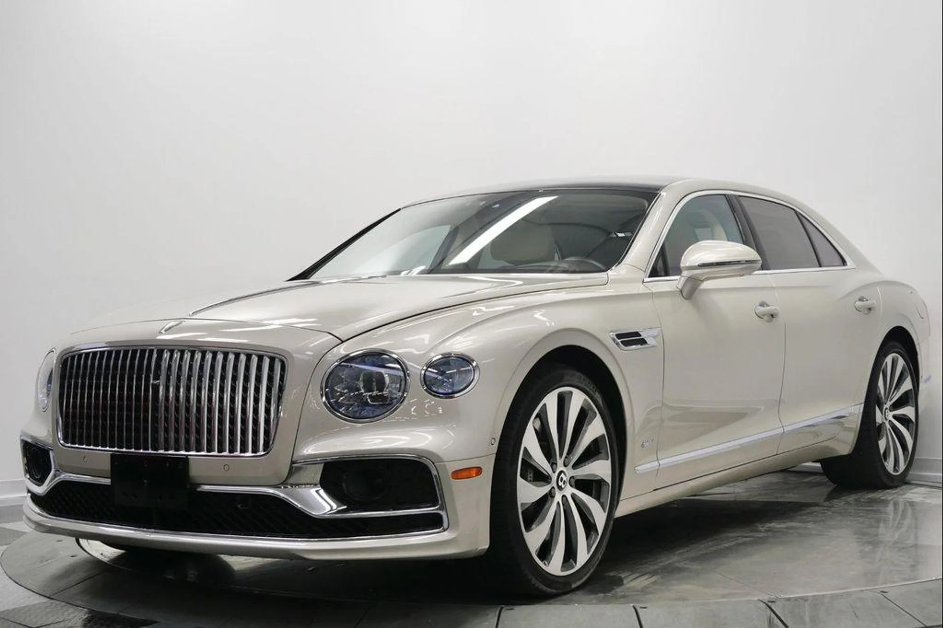 mph004_659907947_VG_8_T_Garjj_Bp_Jn6s_OGC_14_P_Ko_Wz30_143e39d925