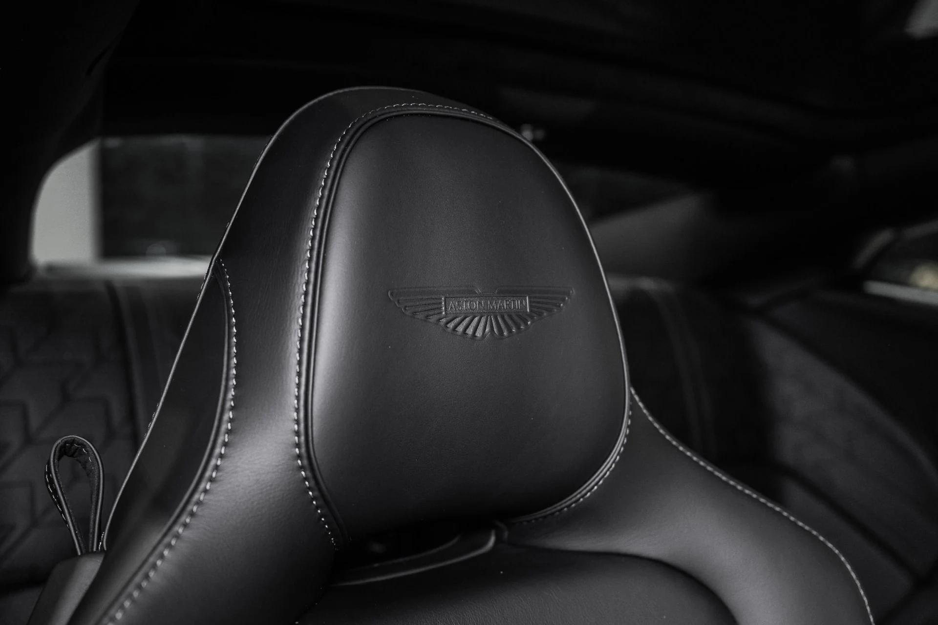 mph004_661007031_New_2027_ASTON_MARTIN_VANQUISH_1787330062_c08692271e