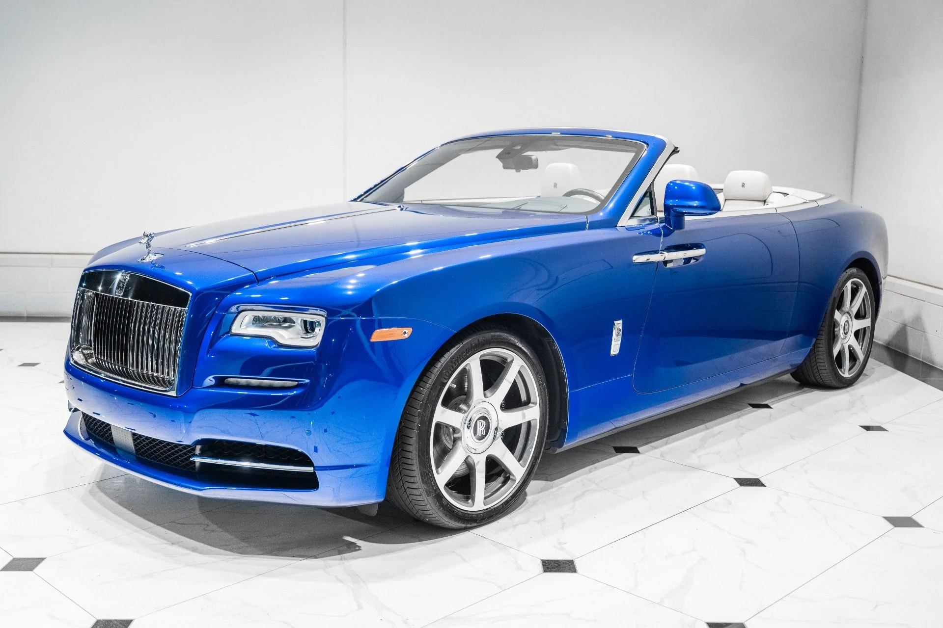 mph004_678385667_Used_2017_Rolls_Royce_Dawn_1793121241_42228360d8