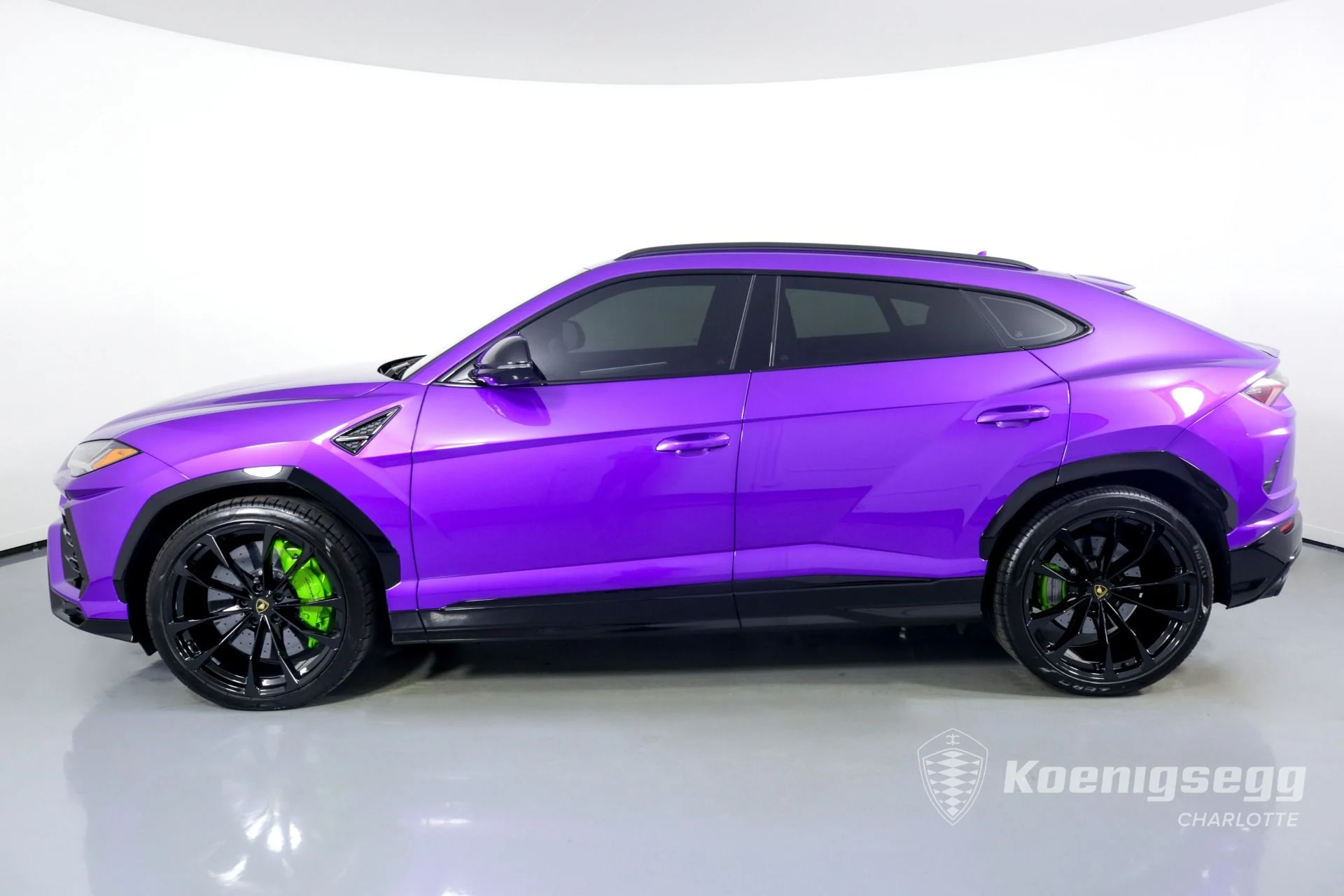 mph004_696589064_Used_2022_Lamborghini_Urus_1671738145_c2e32740f4