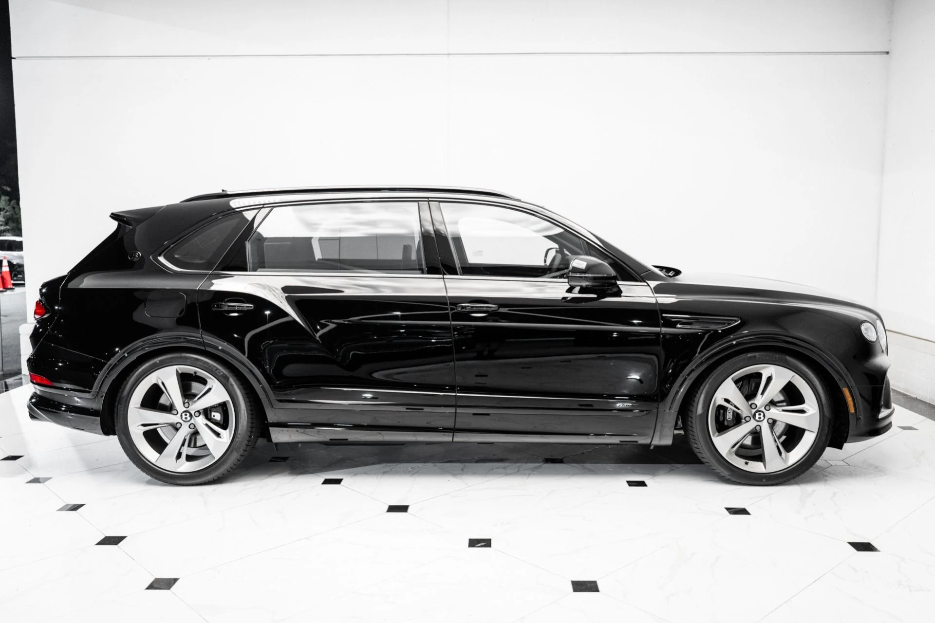 mph004_699122319_New_2025_Bentley_BENTAYGA_EWB_AZURE_V8_Azure_V8_1749659689_49b98e8ef2