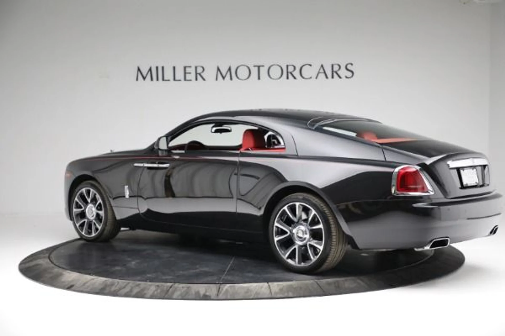 mph004_702968786_Used_2018_Rolls_Royce_Wraith_70bafe52a3
