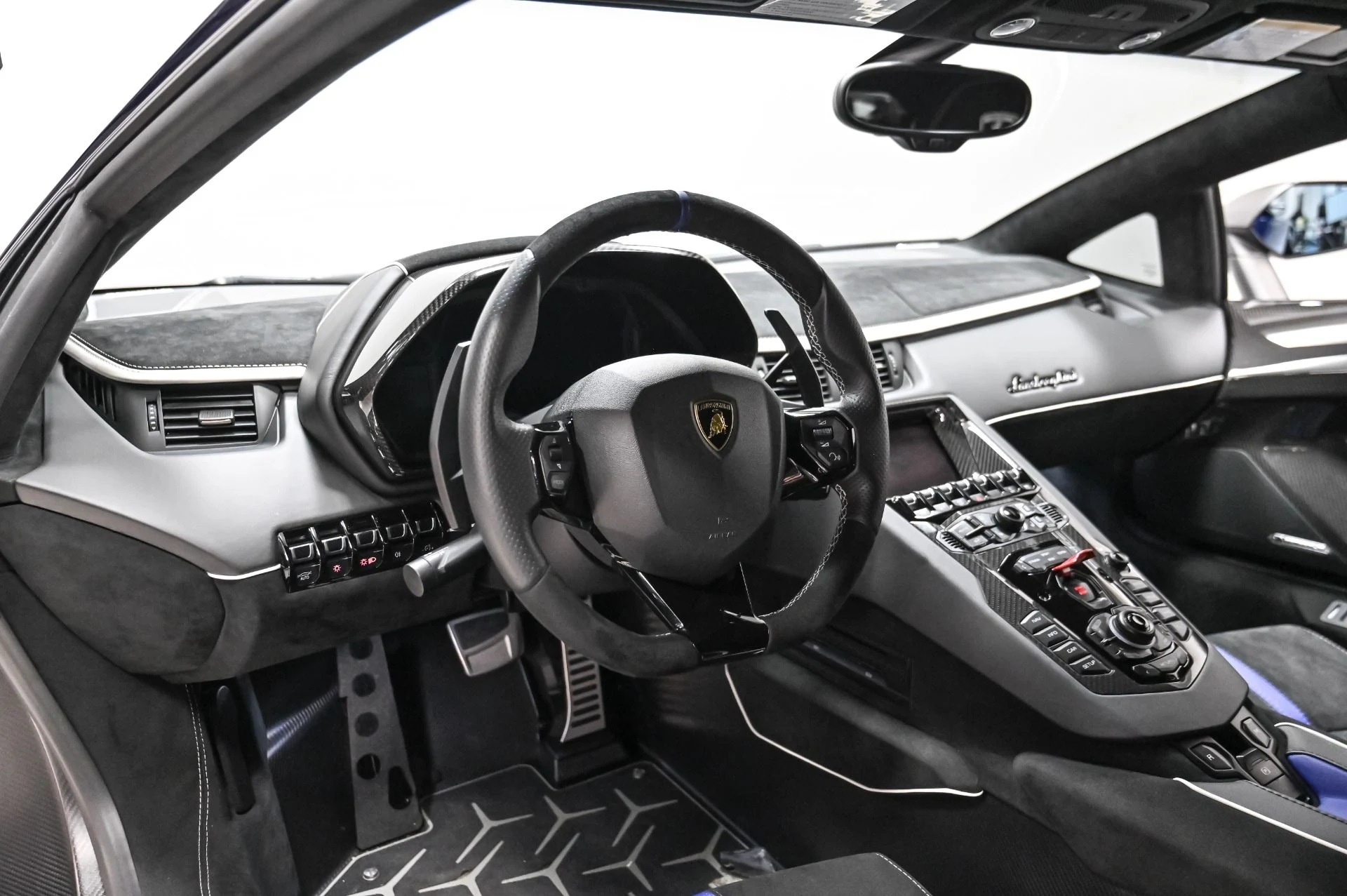 mph004_704381966_Used_2019_Lamborghini_Aventador_SVJ_1760550459_280a8a3947