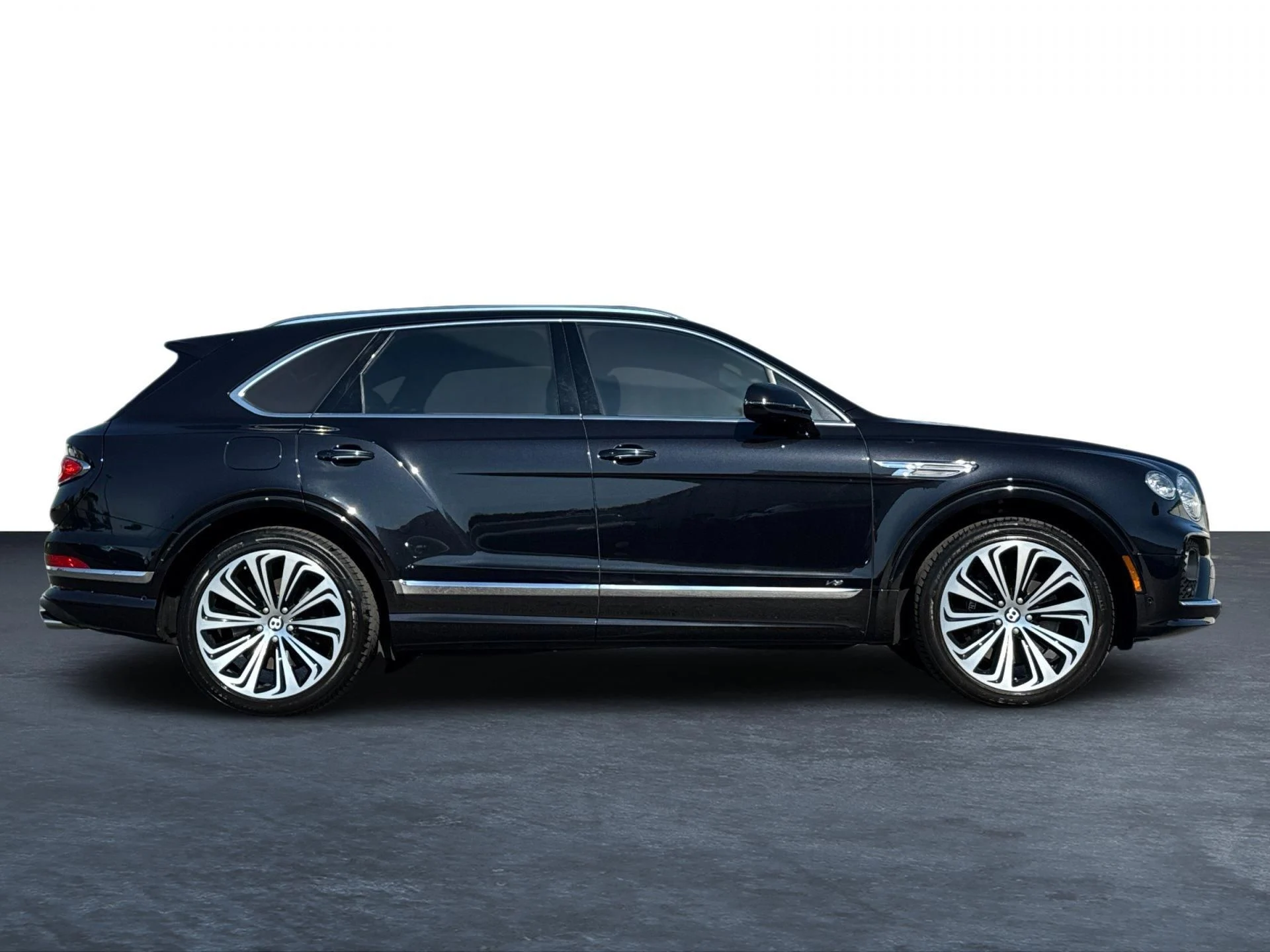 mph004_706157749_Used_2022_Bentley_Bentayga_V8_1760603771_2c2b2f9684