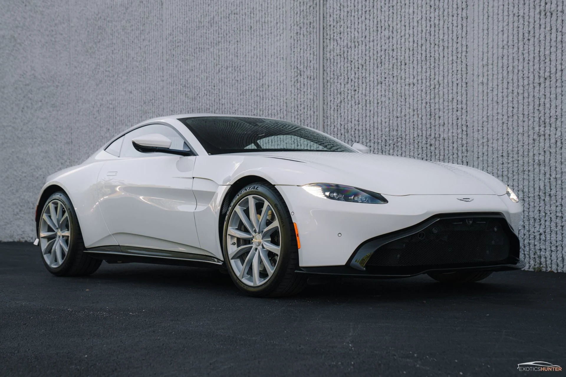 mph004_707600143_Used_2020_Aston_Martin_Vantage_1756168646_f5e31335c7