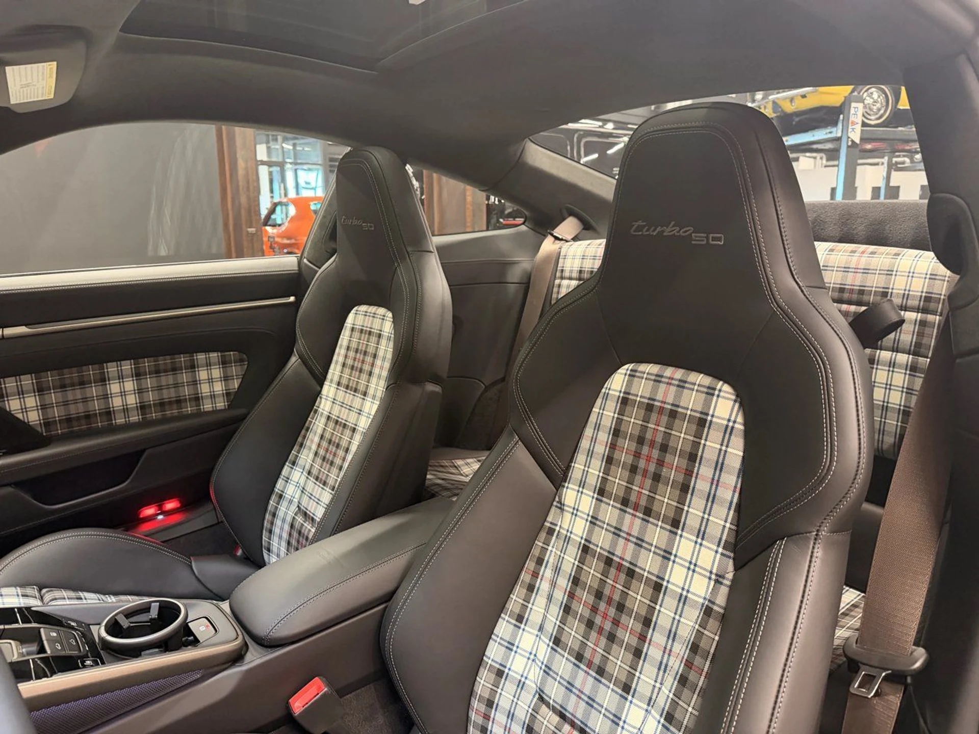 mph004_711601091_porsche_911_2025_461cb19b43