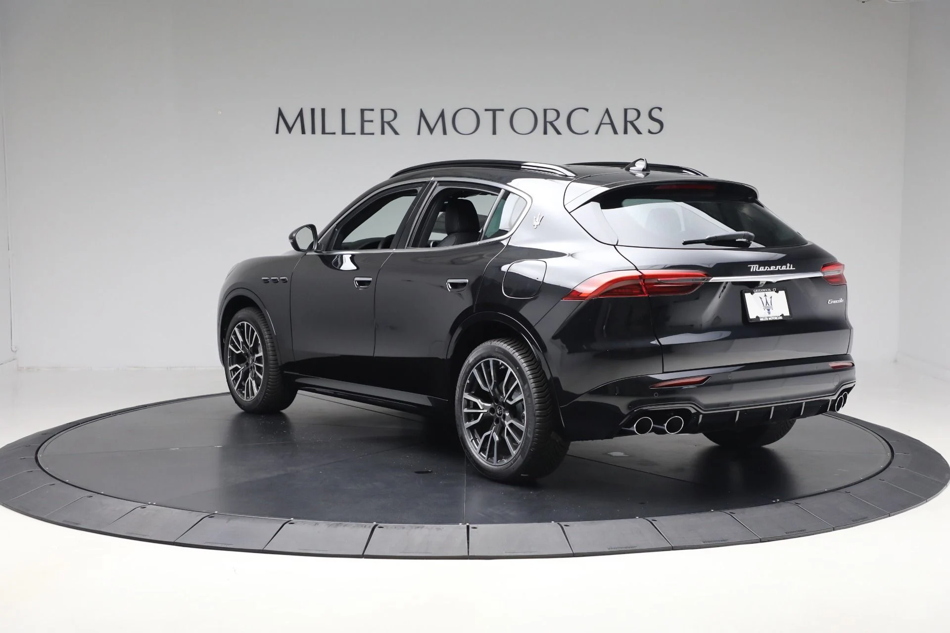 mph004_72213427_New_2025_Maserati_Grecale_035fdcb62c