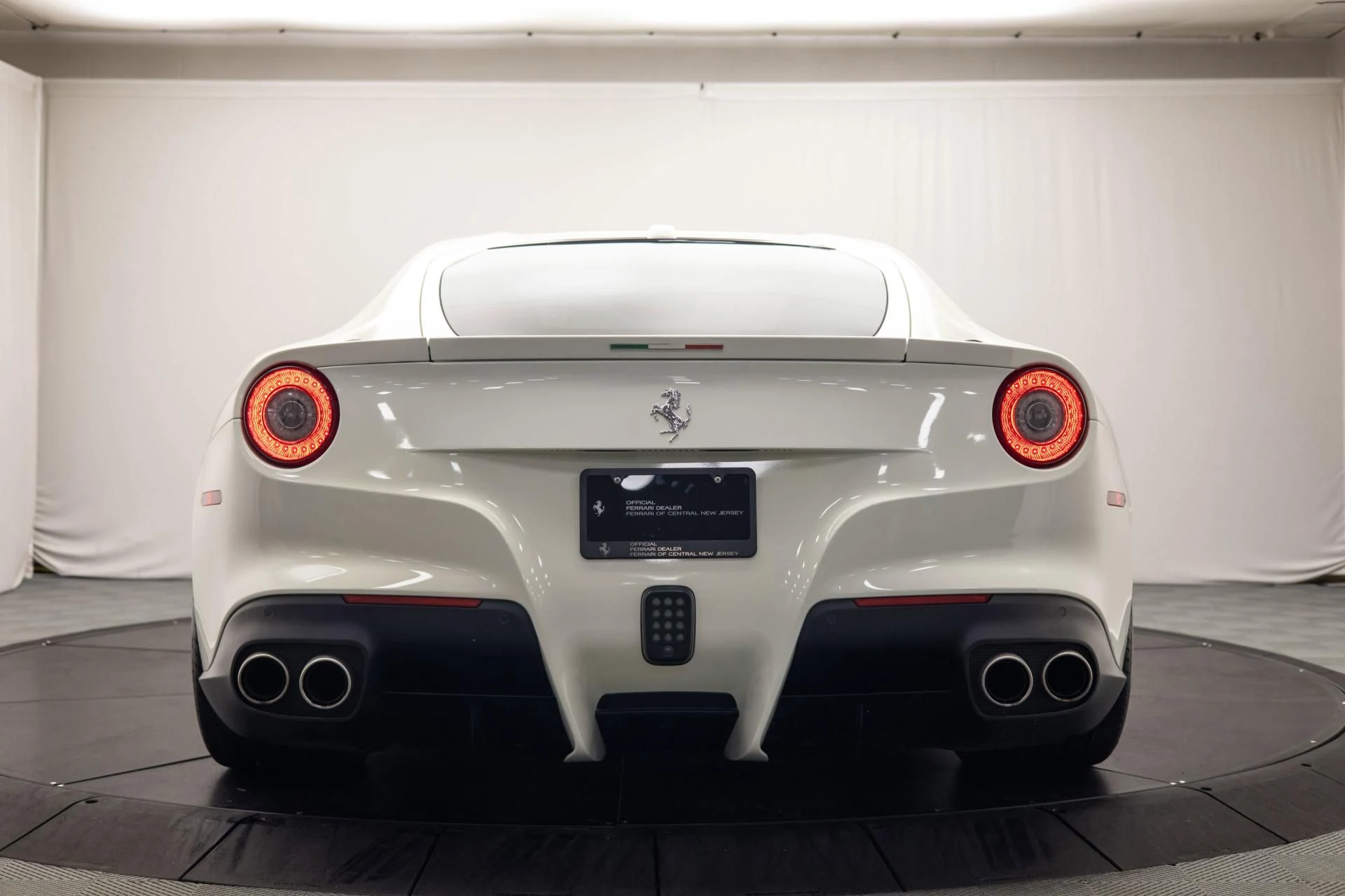 mph004_730509481_Used_2014_Ferrari_F12berlinetta_Berlinetta_1755332479_c86f3441b9