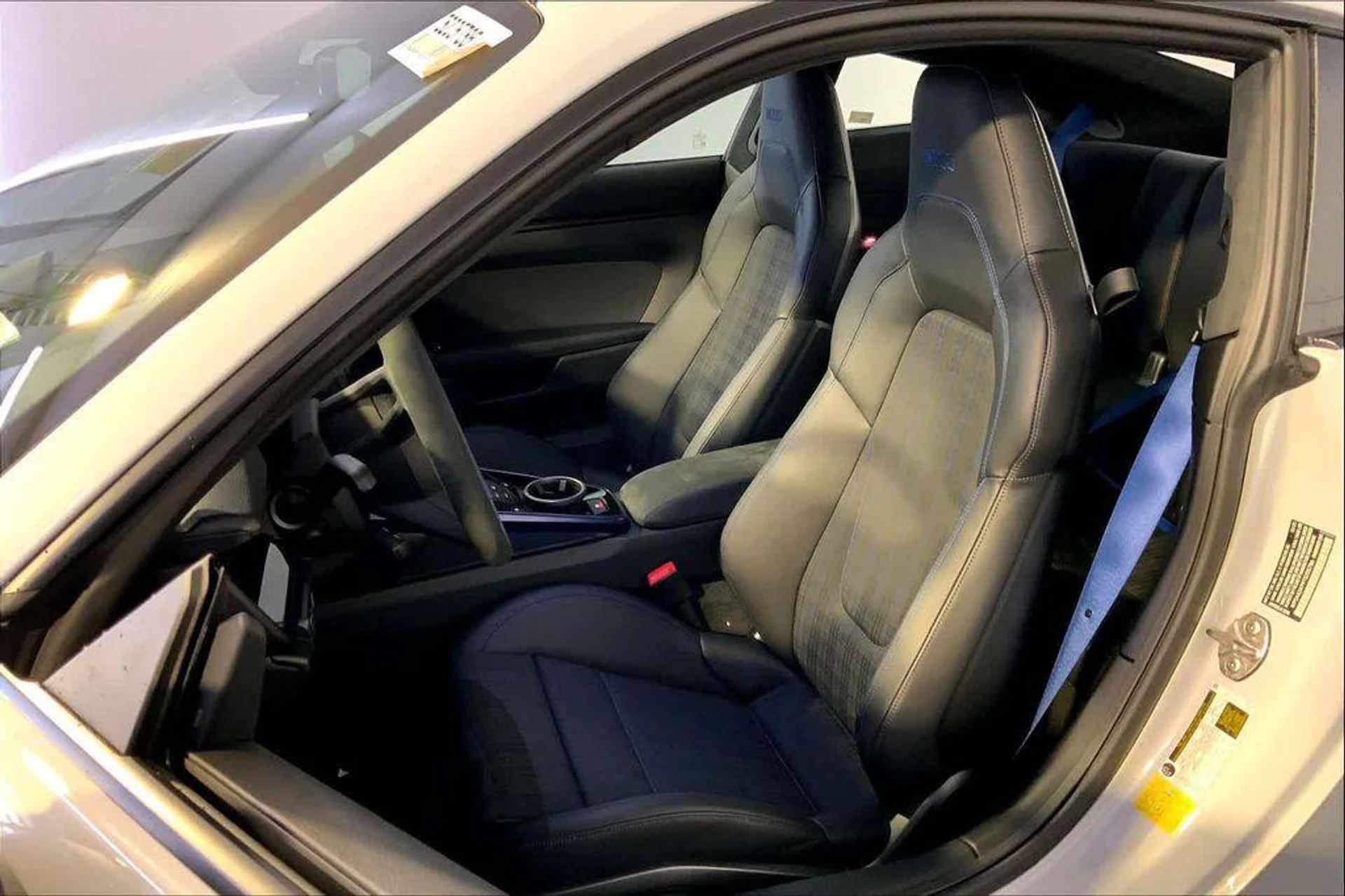 mph004_734732254_Gl_H85d_Ygu_c8ol8_Kri7_X1iq_MS_00_eb85b73983