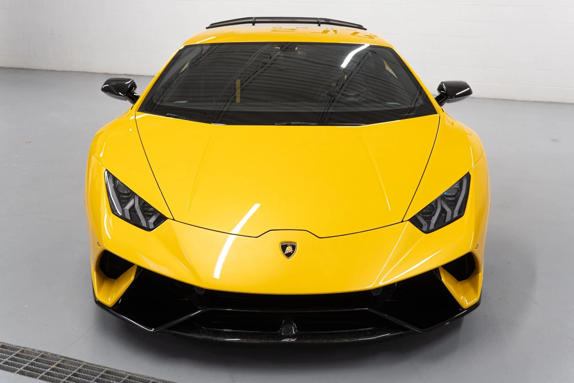 mph004_736341781_Used_2019_Lamborghini_Huracan_LP_640_4_Performante_1764627885_56c95a5343