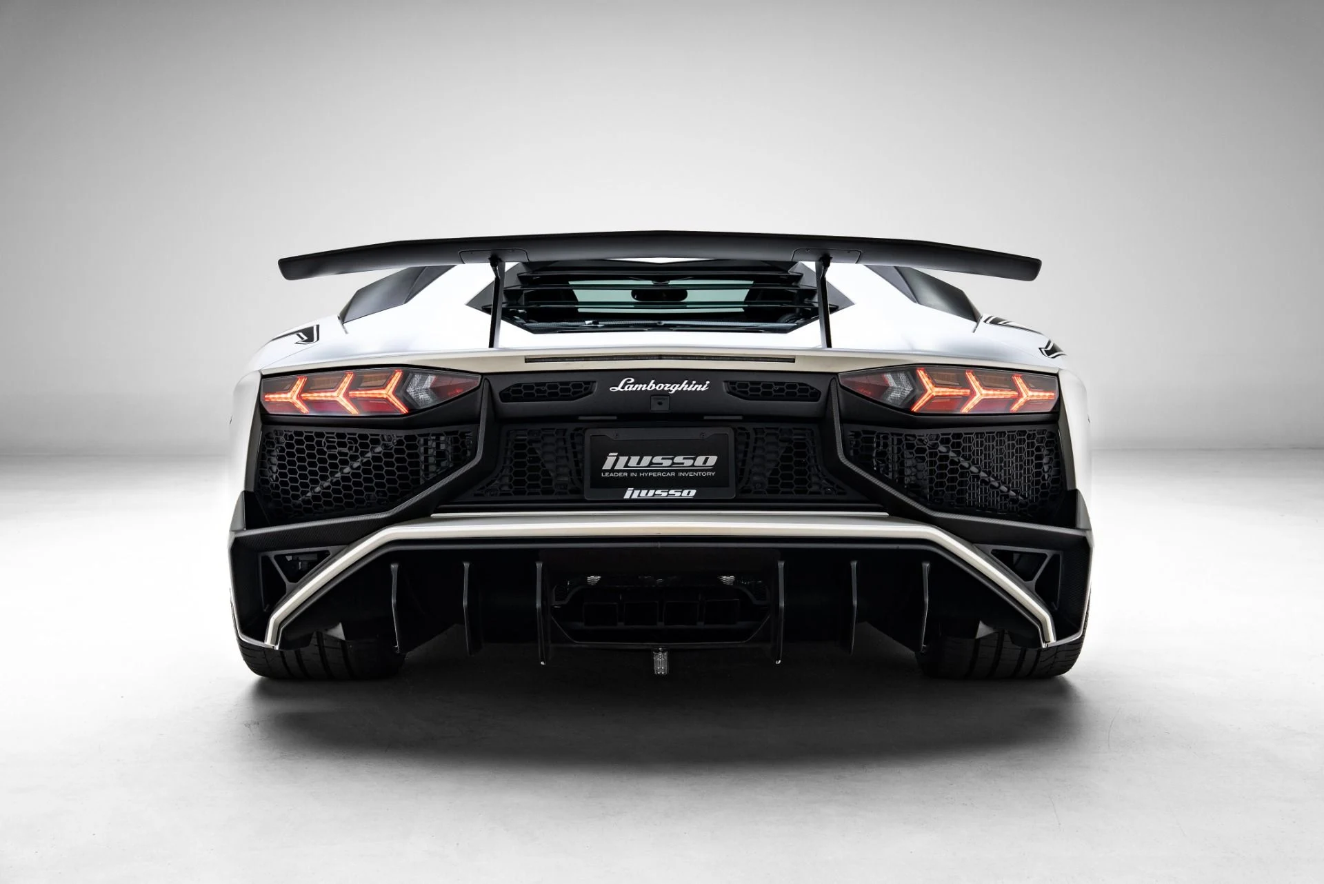 mph004_740836780_Used_2016_Lamborghini_Aventador_SV_1775078140_d3d62026a6