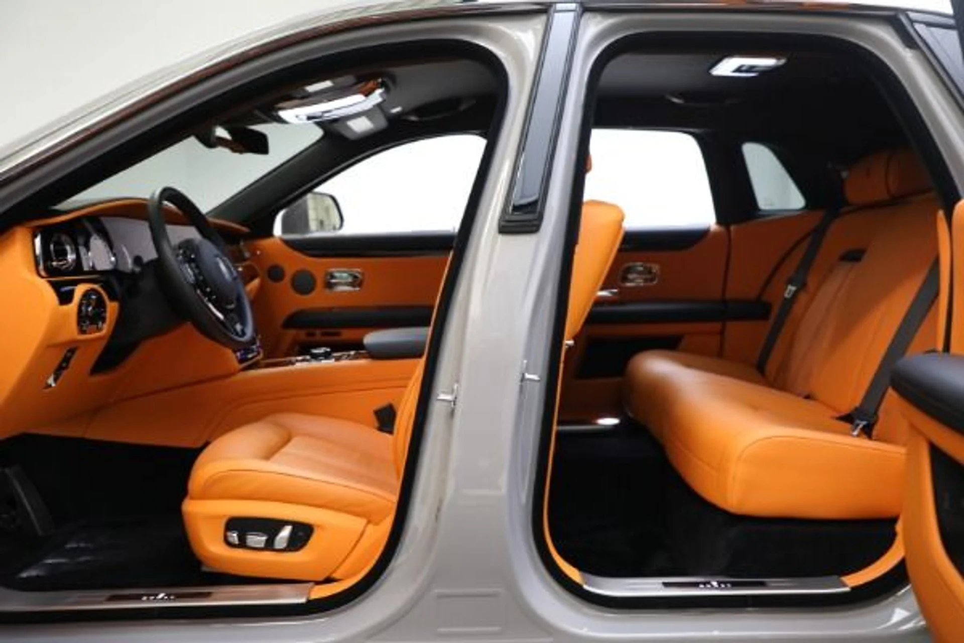 mph004_760634287_Used_2023_Rolls_Royce_Ghost_1a98b92d20