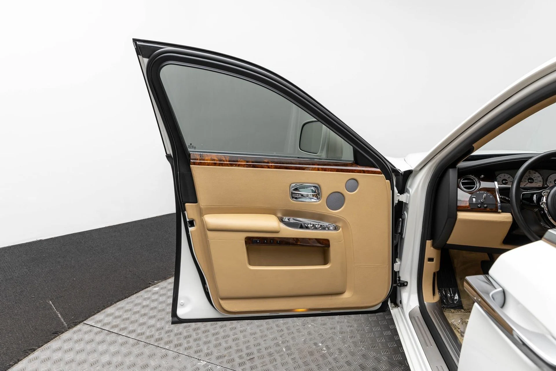 mph004_766537461_5_4c36cc4c70