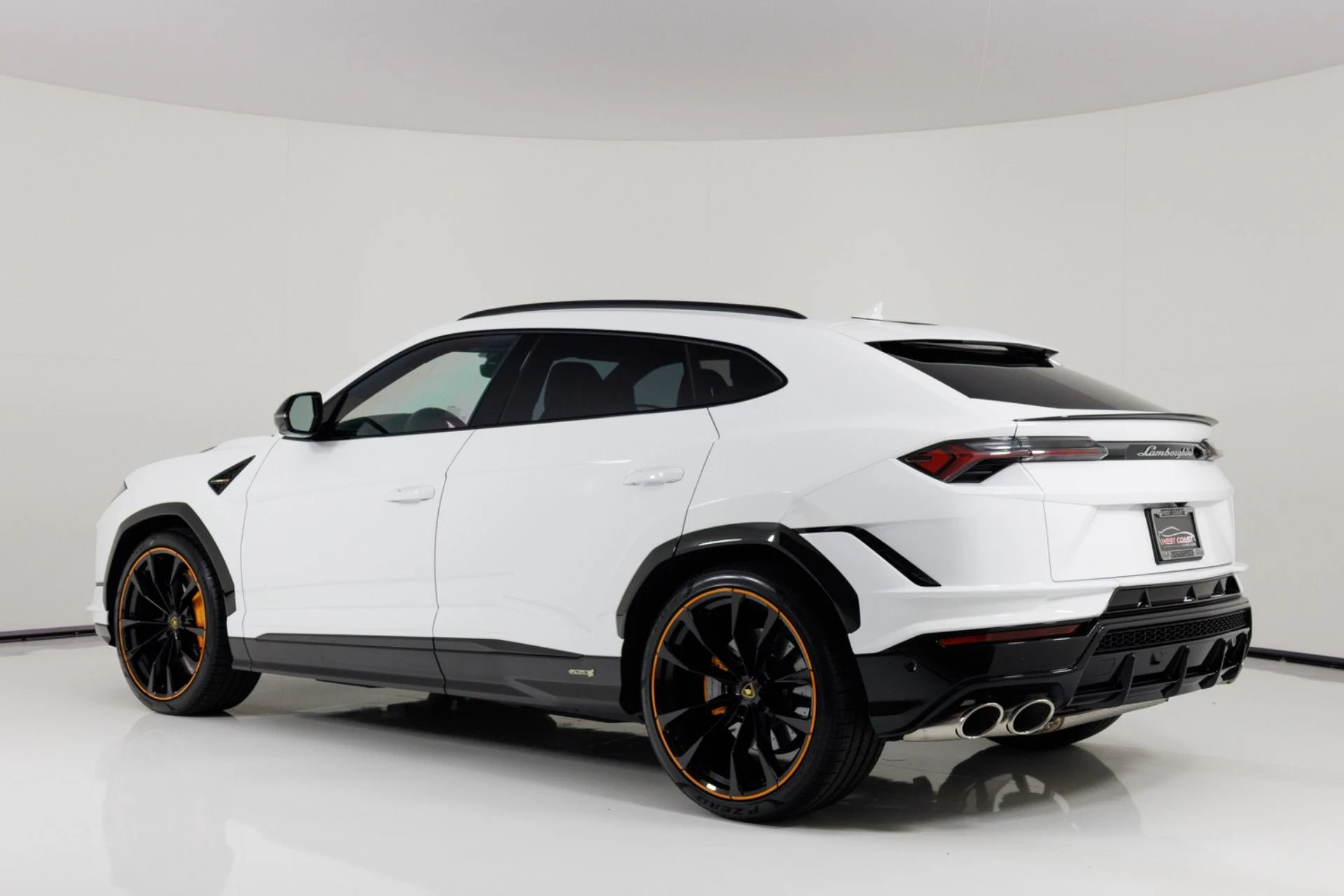 mph004_775687644_Used_2024_Lamborghini_Urus_S_1775674860_535b1cd345