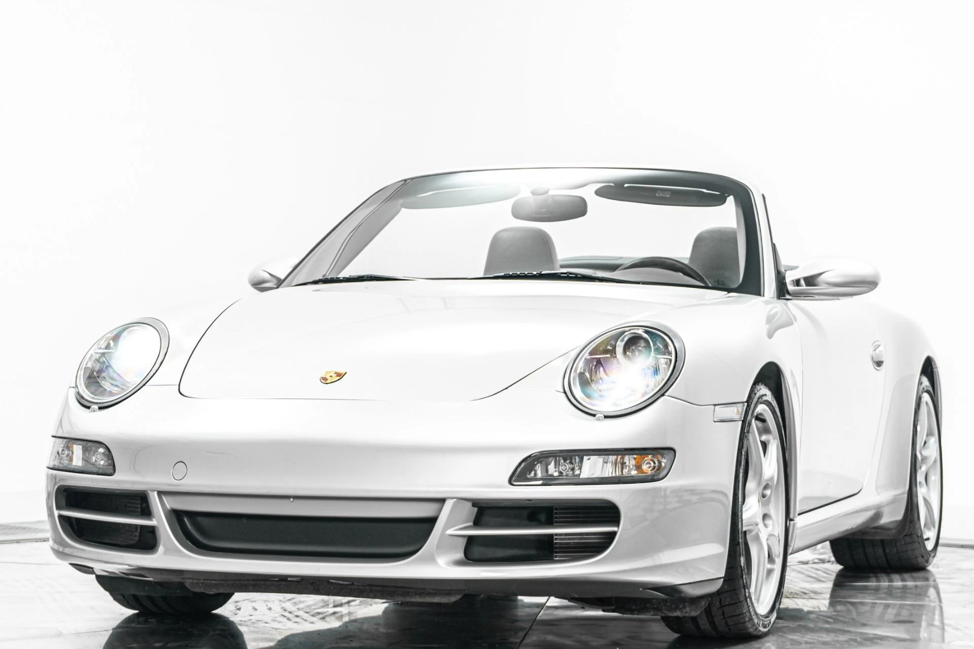 mph004_778675964_Used_2005_Porsche_911_Carrera_1782410367_9521a99c20