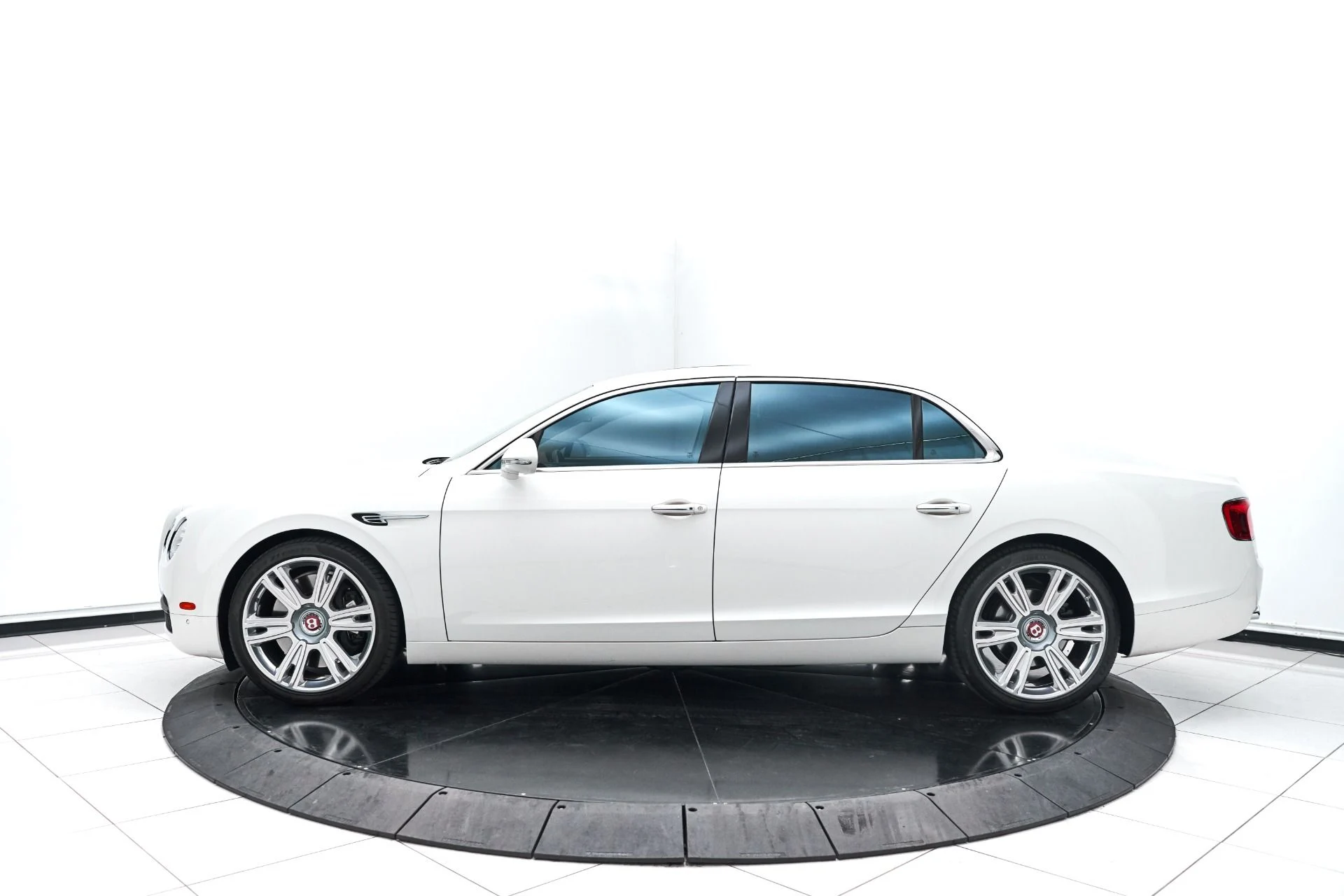 mph004_77940081_Used_2015_Bentley_Flying_Spur_V8_1615575338_d2b75f91b6