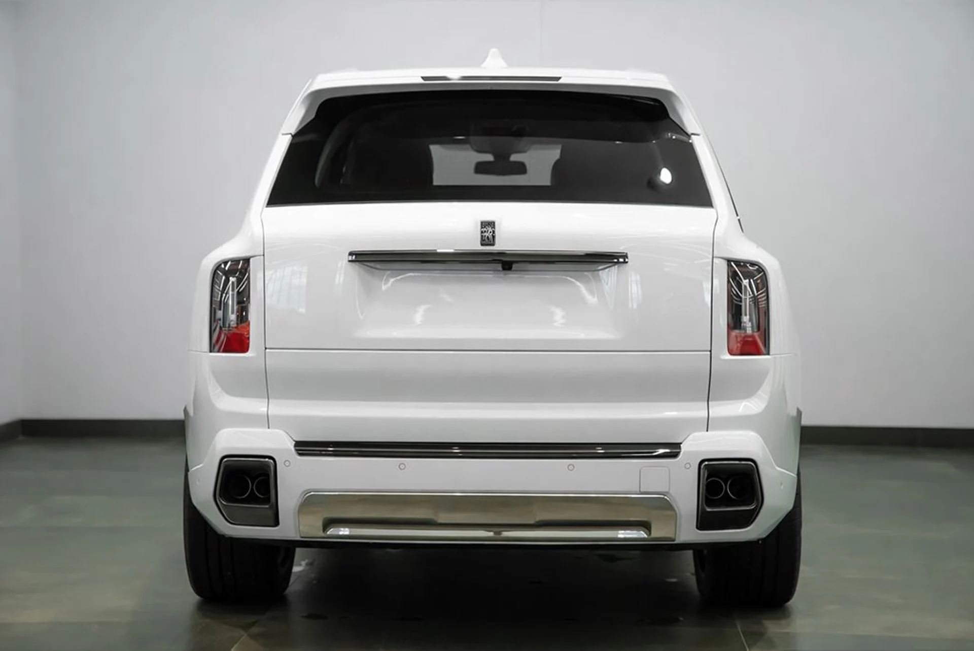 mph004_782459423_rolls_royce_cullinan_2025_jpg_v_1773863537_e54ff078df