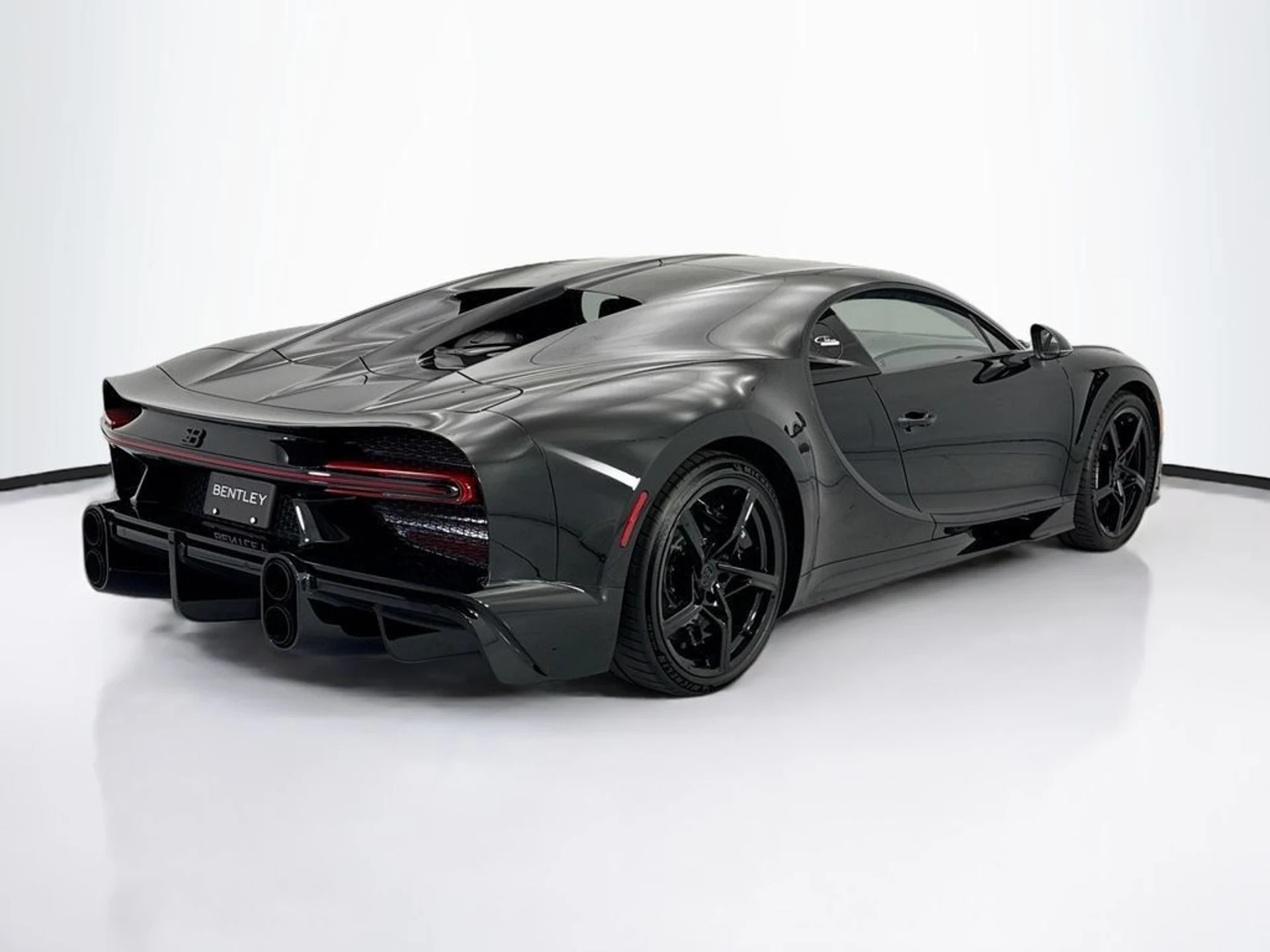 mph004_7867319_used_2023_bugatti_chiron_supersport_8119_23034924_5_1024_14cd7602e3