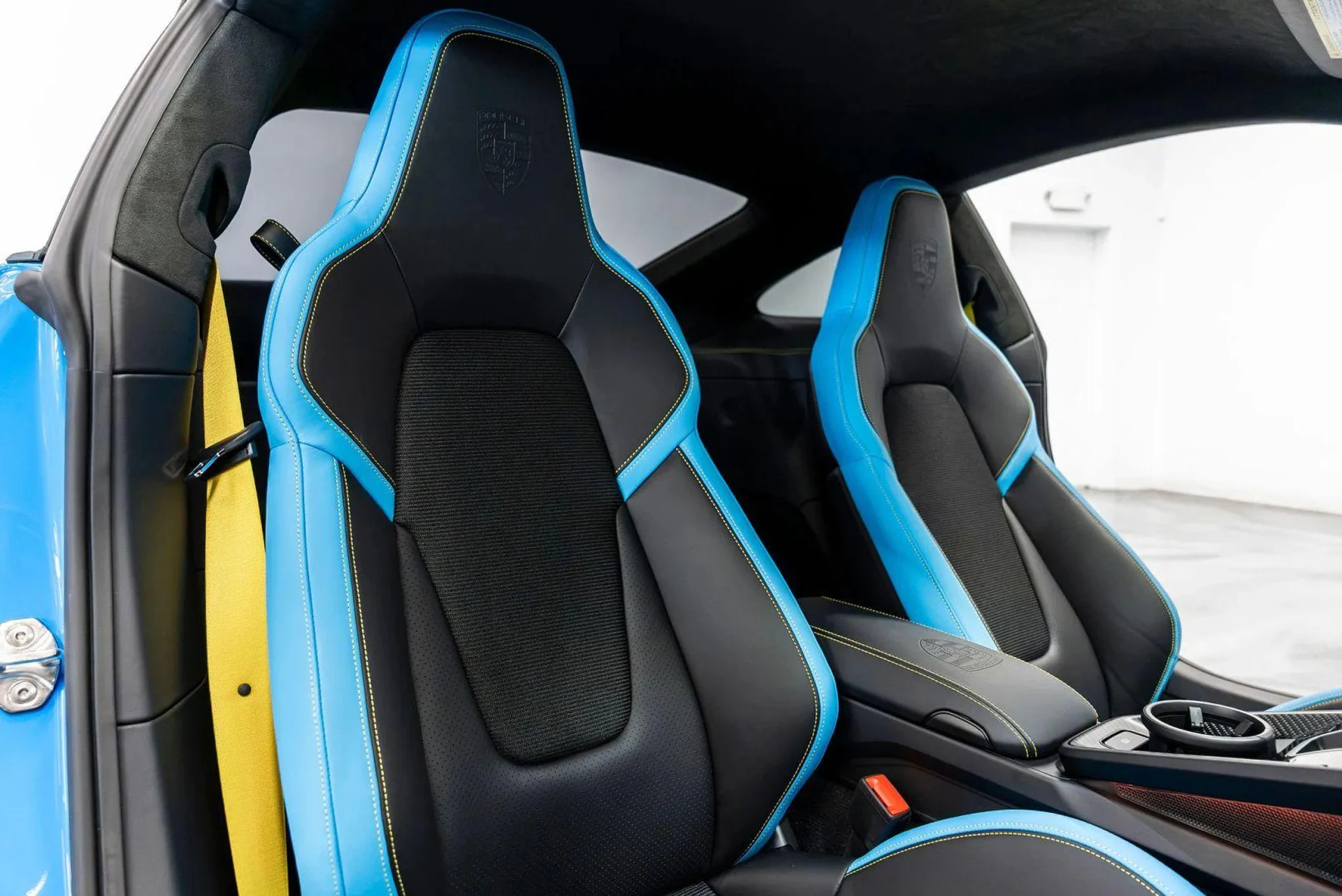 mph004_790074565_Used_2026_Porsche_911_GT_3_w_Touring_Pkg_Coupe_2_D_1789774016_8d669a757d