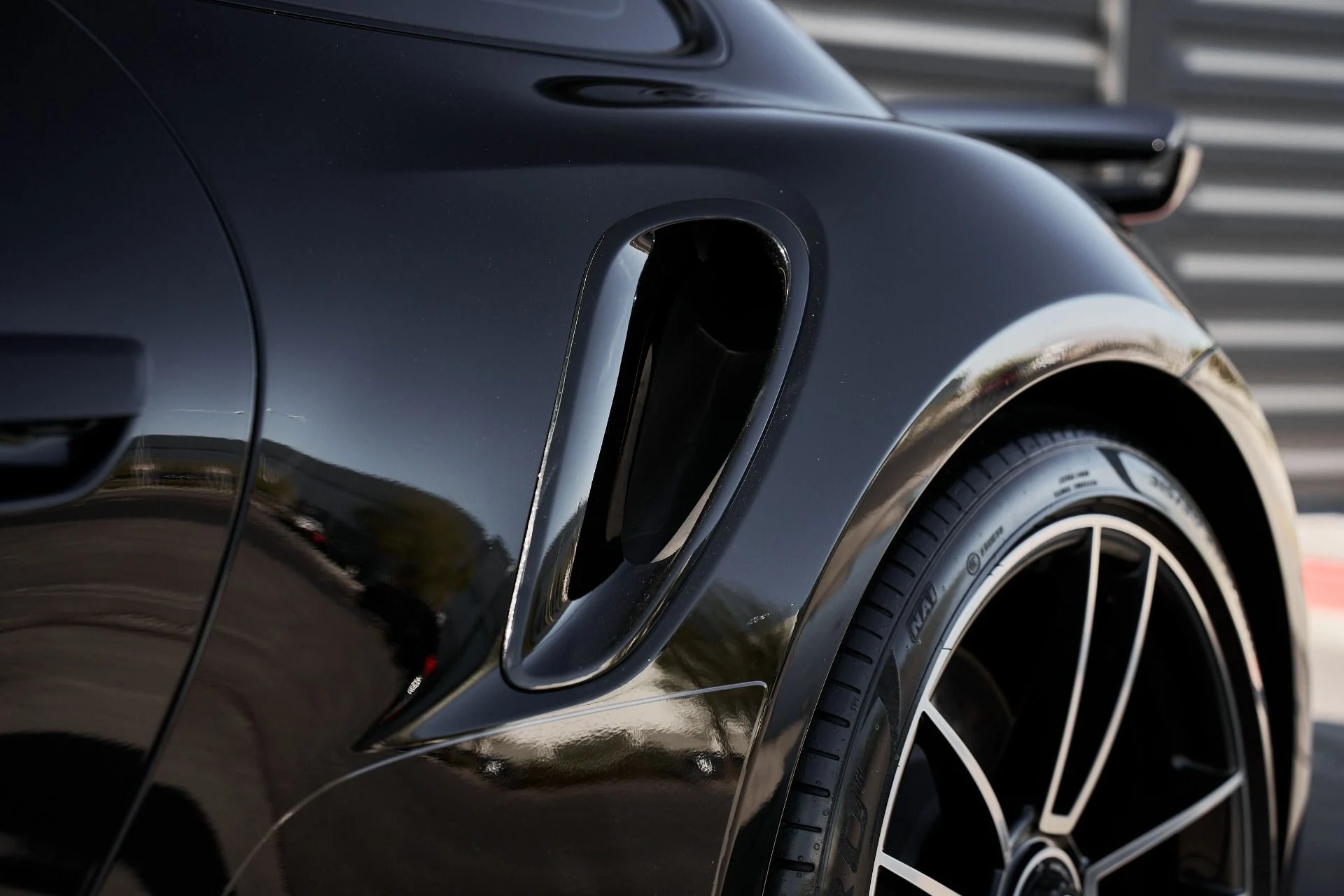 mph004_791614510_Used_2024_Porsche_911_Turbo_1765937738_2114021a2f