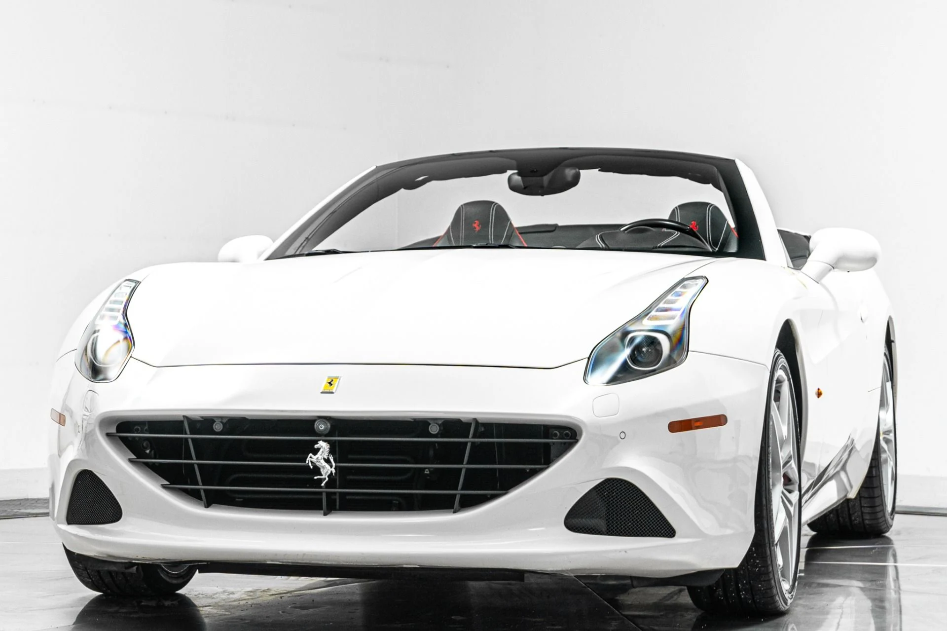 mph004_795920430_Used_2016_Ferrari_California_T_257_K_MSRP_Ventilated_Seats_Carbon_Fiber_Driving_Zone_1790094074_96637db38b