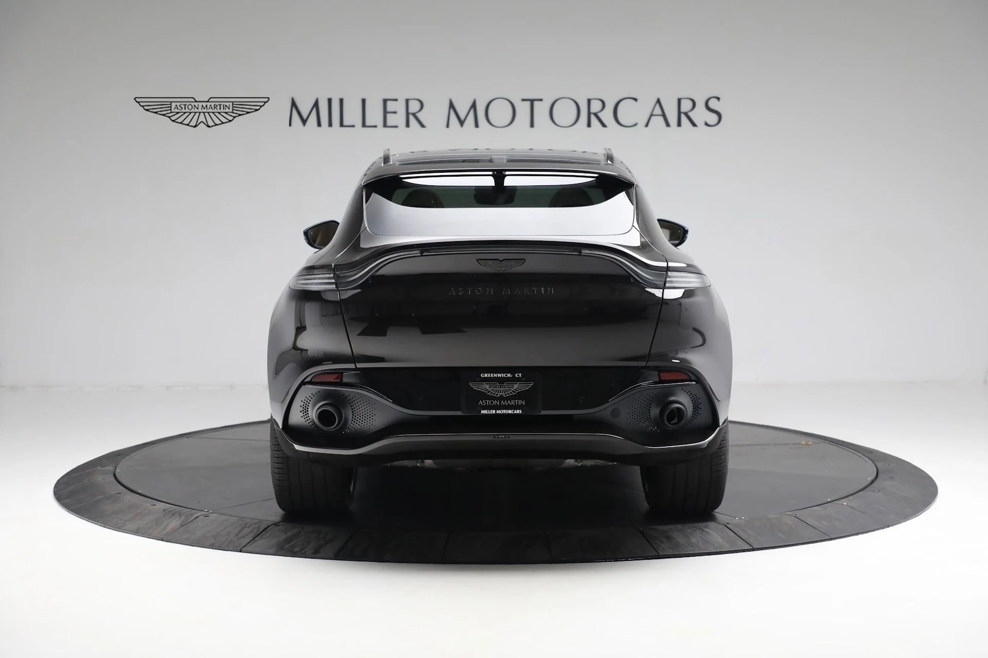 mph004_795935886_Used_2022_Aston_Martin_DBX_1667327146_ef0f43413e