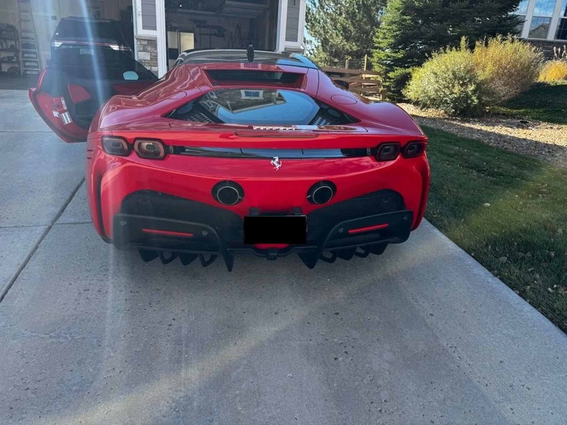 mph004_79903362_Used_2022_Ferrari_SF_90_Stradale_1762557009_a876f44f39