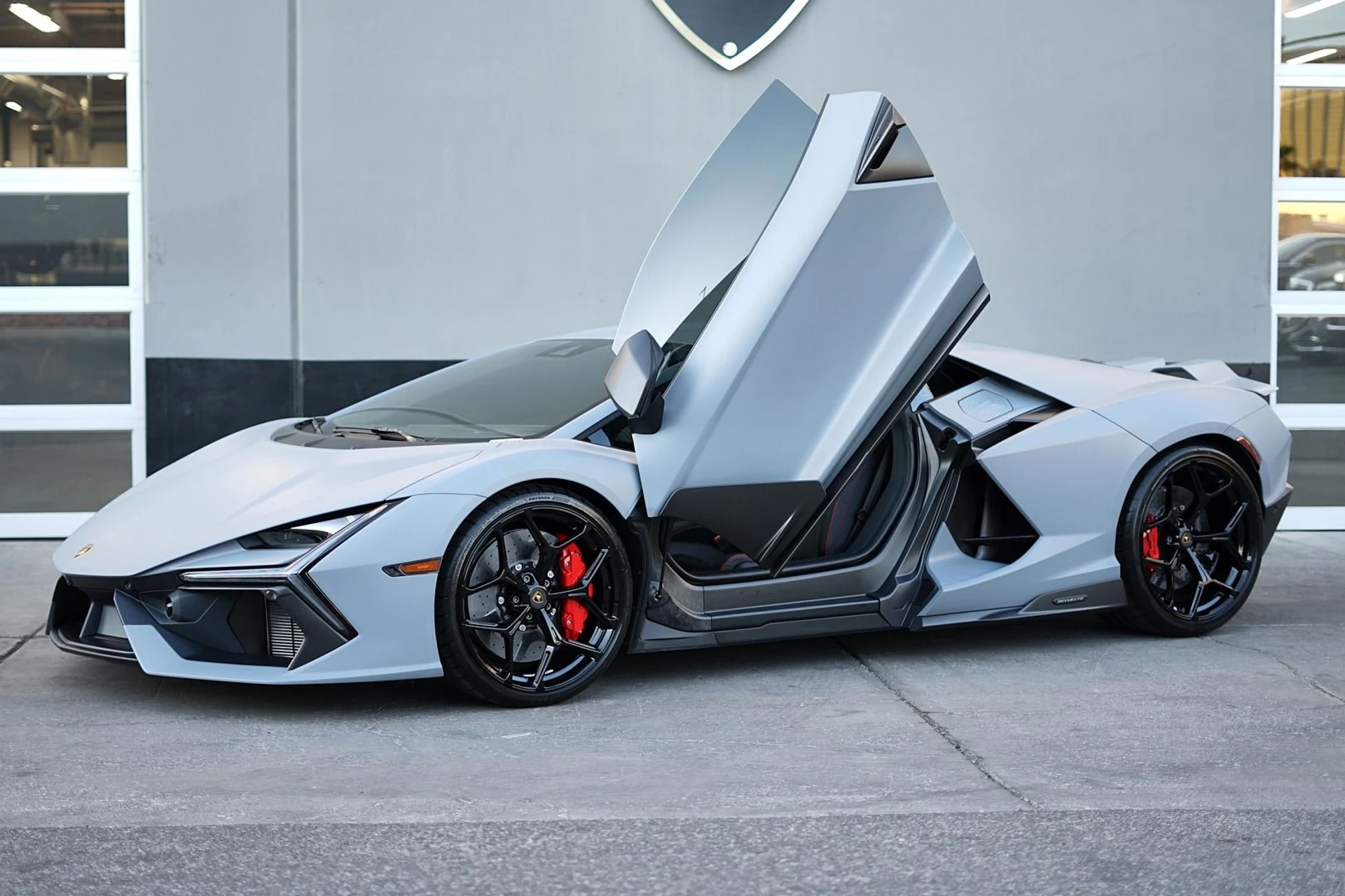 mph004_816169604_Used_2024_Lamborghini_Revuelto_Base_1732929046_5e929109d4
