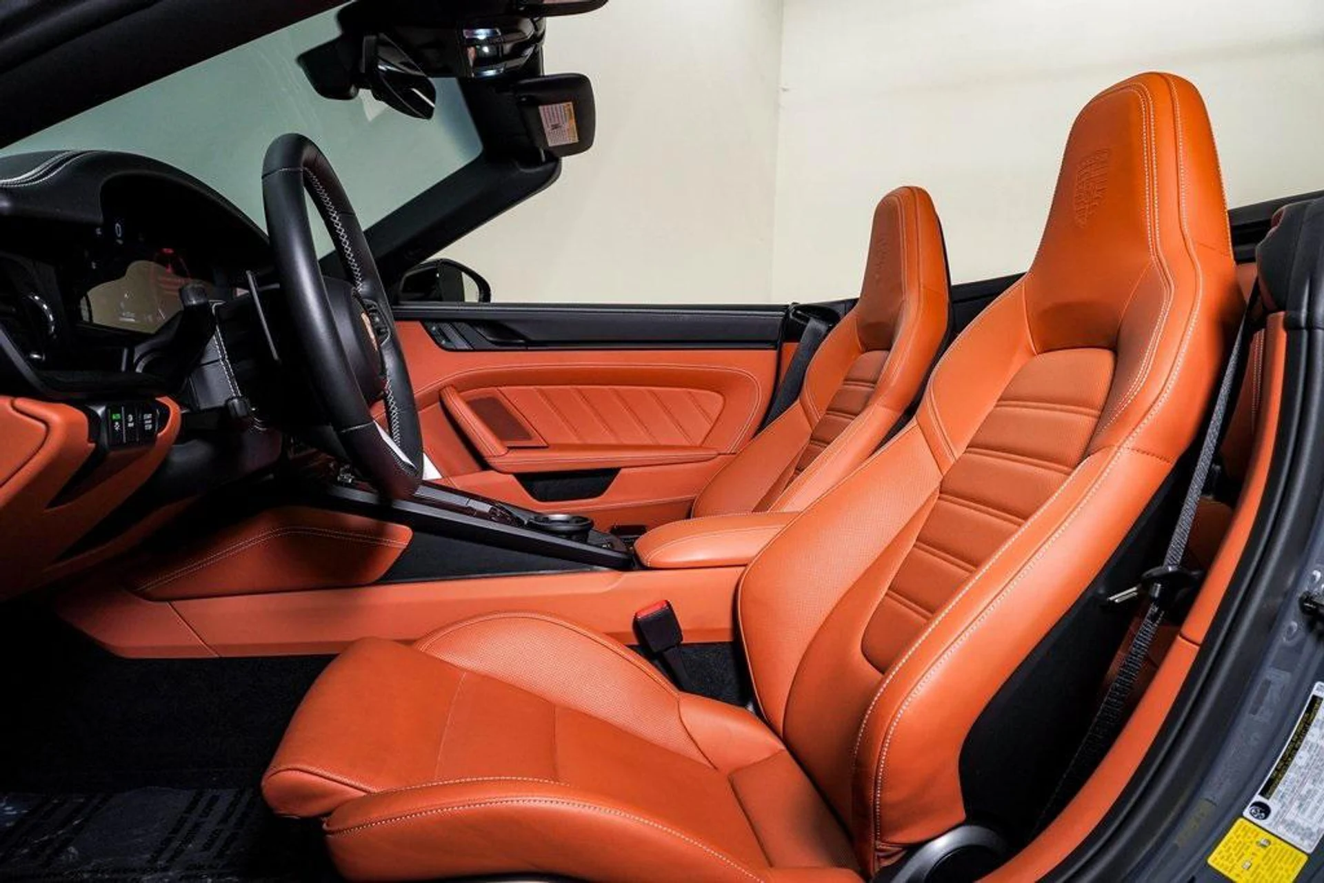 mph004_816172765_HEVZLA_Es_3_Lxi_su_Rbm_Sms_Ycl_HI_9084717a80