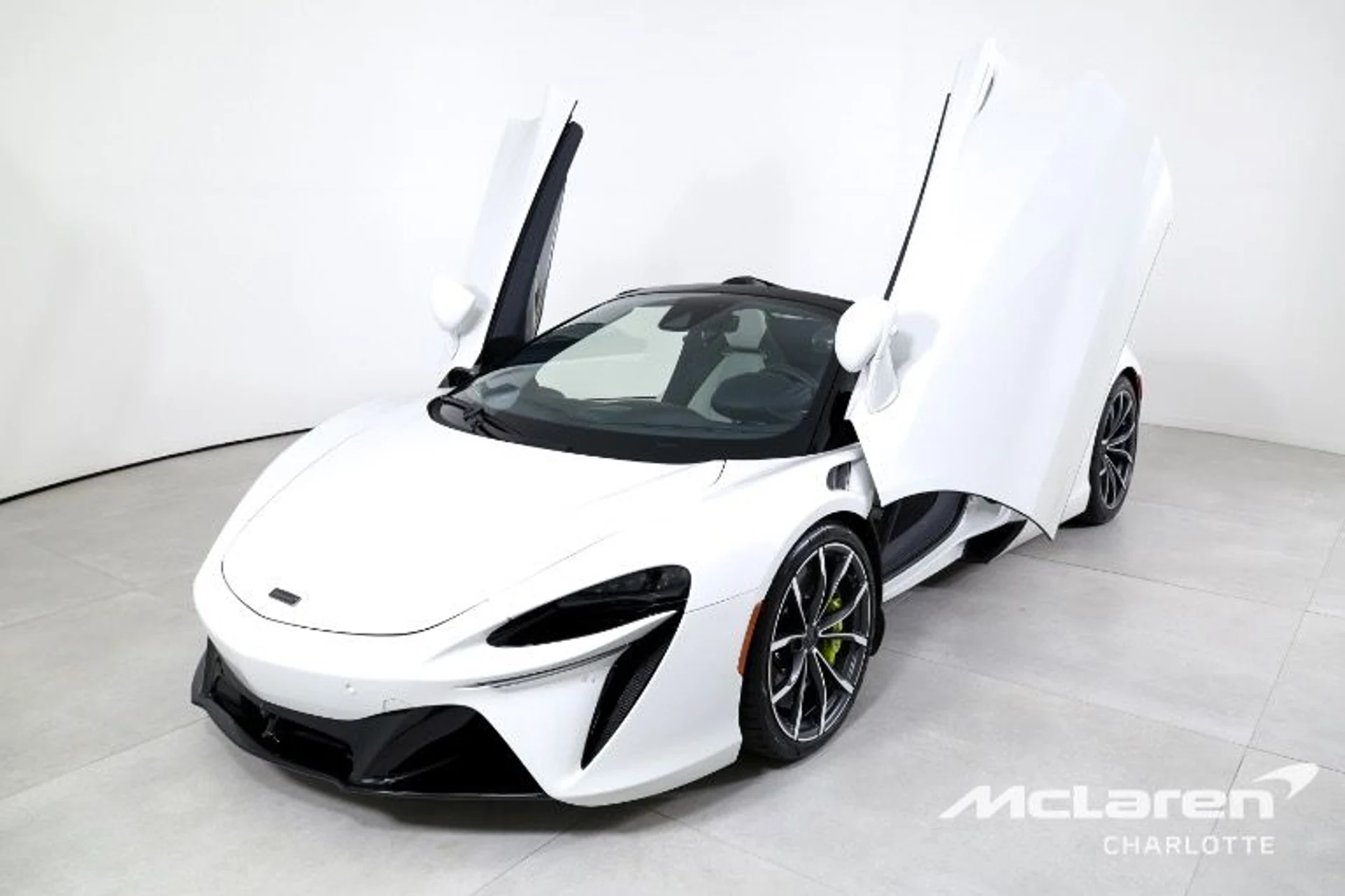 mph004_820290760_Used_2025_Mc_Laren_Artura_Spider_70ca673025