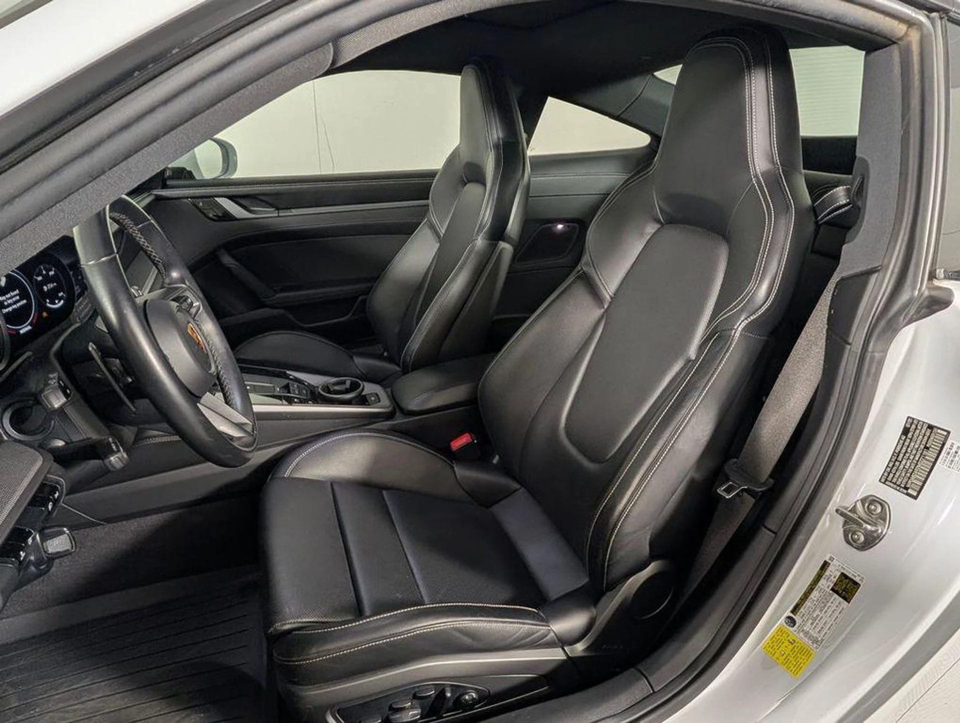 mph004_826237434_1_D_Jryu99_G8cdqpy0_Pz_Xwn_G_Hl7n4_282621e9d0