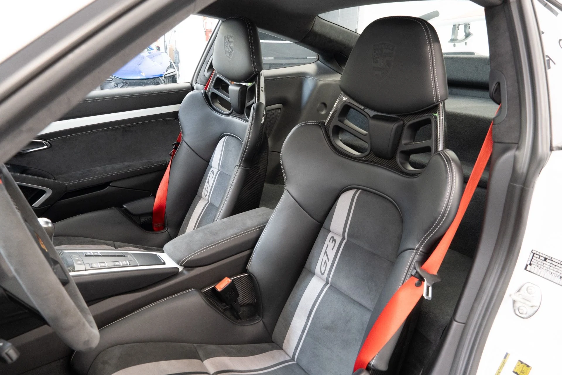 mph004_830994087_Used_2018_Porsche_911_GT_3_1756318182_7a864ba7cc
