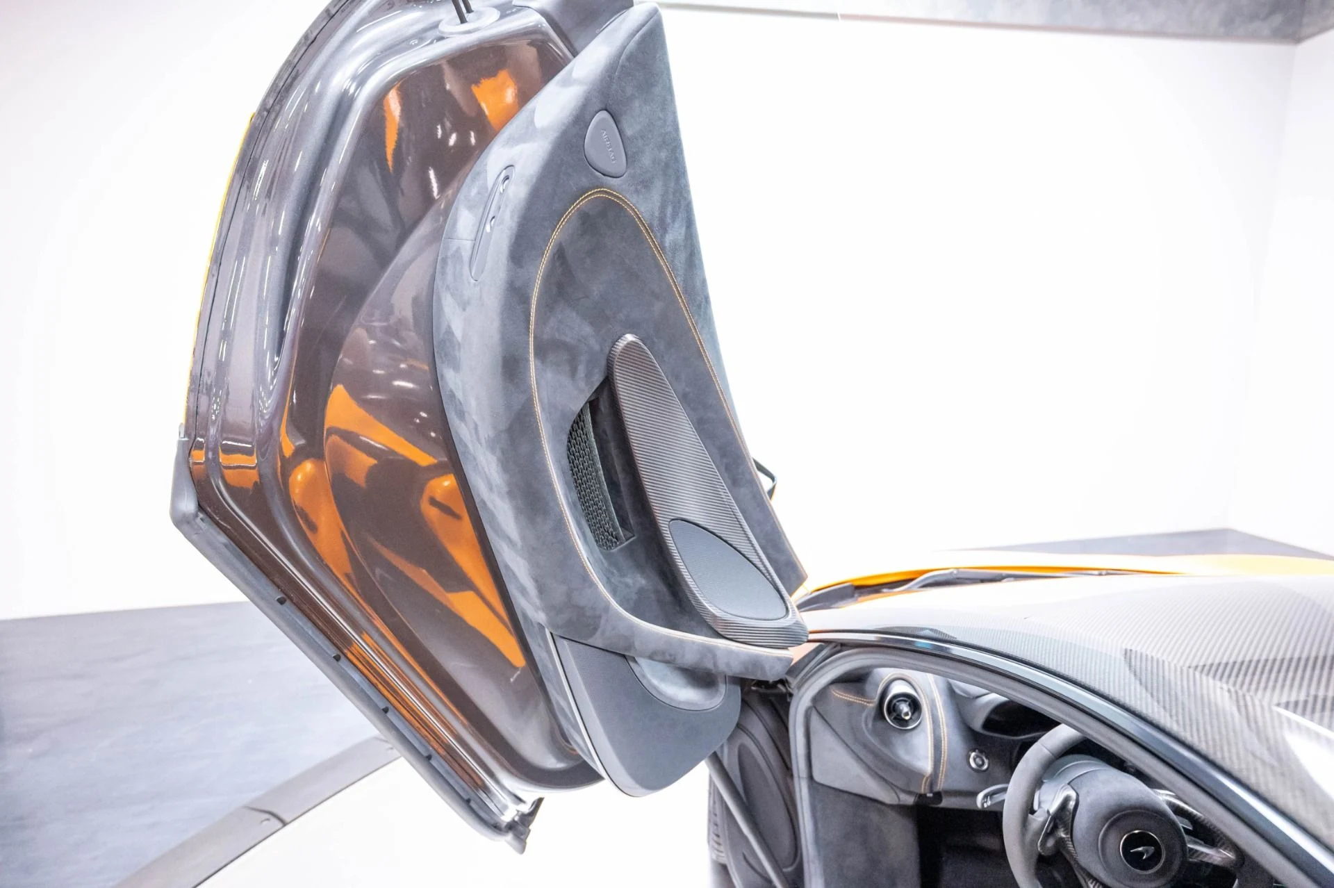 mph004_83519267_Used_2019_Mc_Laren_600_LT_1787778441_1c1253408e