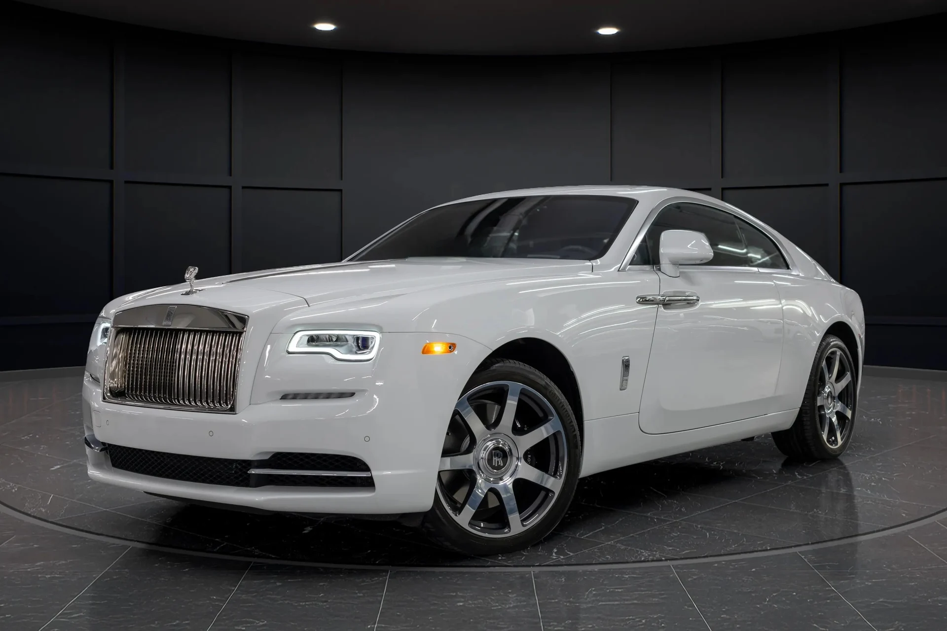 mph004_844169780_61559f51_3e28_4965_9368_740d6da8617b_201920_Rolls_Royce20_Wraith2028_SCA_665_C52_KUX_8724329_2_de22778c99