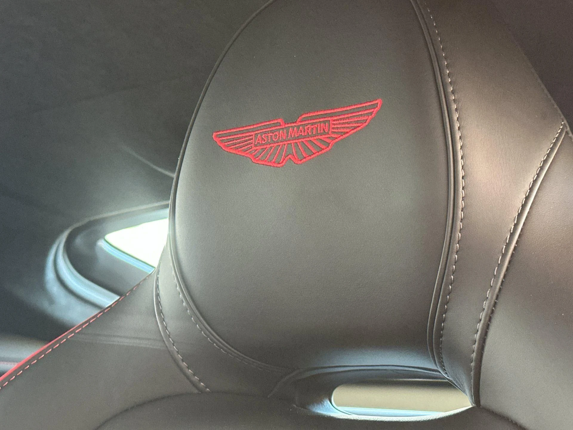 mph004_850475557_New_2026_Aston_Martin_Vantage_S_1785318283_10372684e0