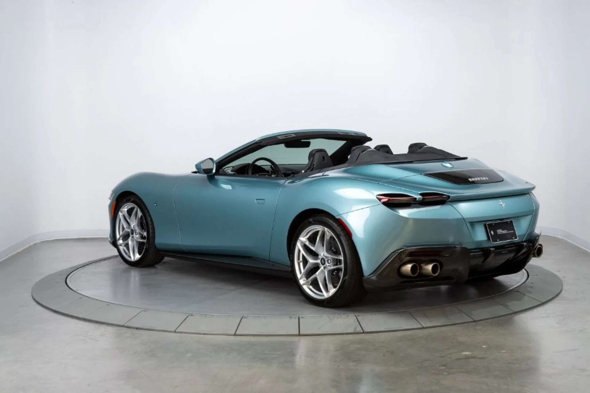 mph004_850480551_Used_2024_Ferrari_Roma_Spider_b0edc0038c